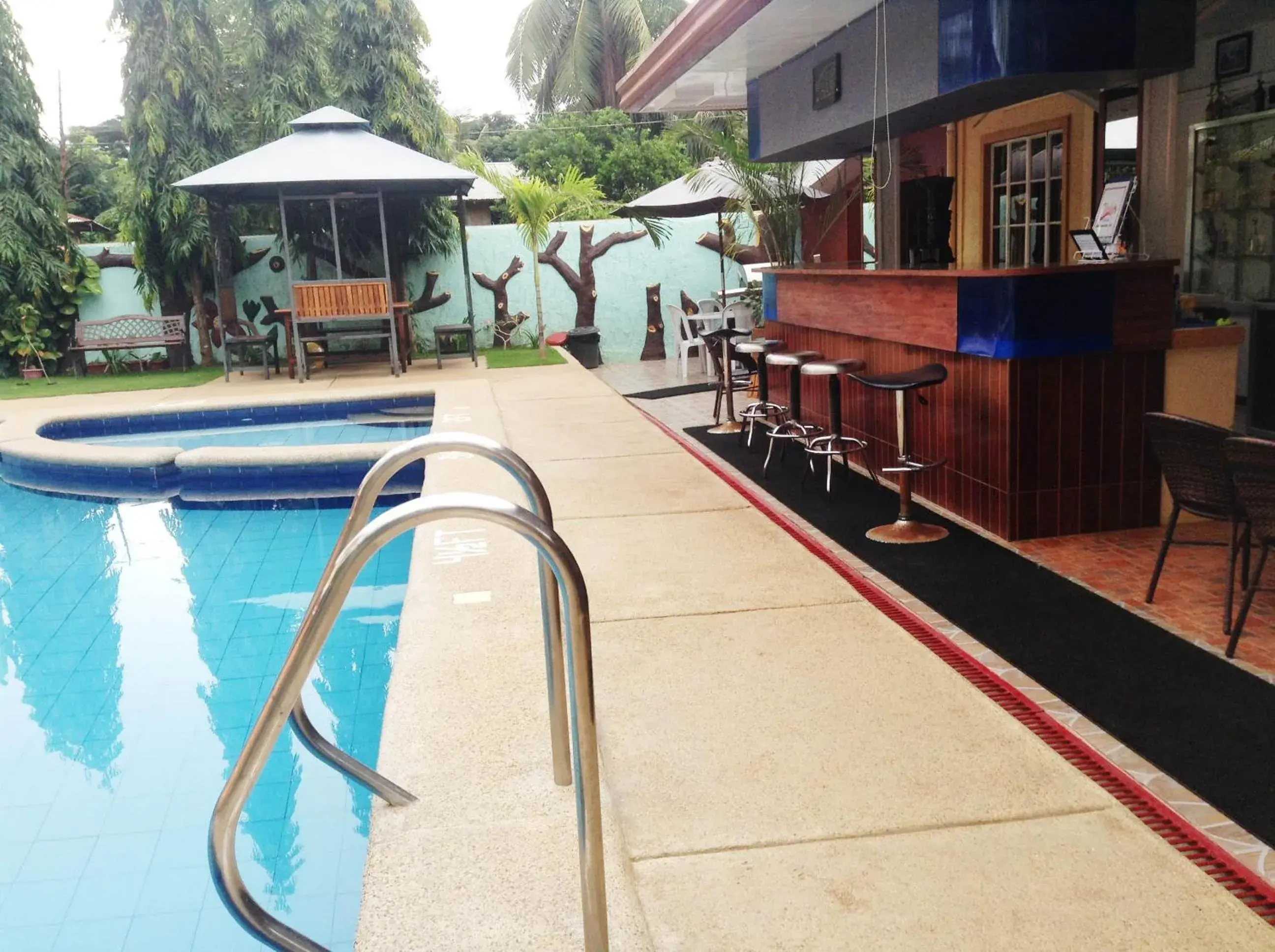 Lounge or bar, Swimming Pool in Citadel Bed And Breakfast