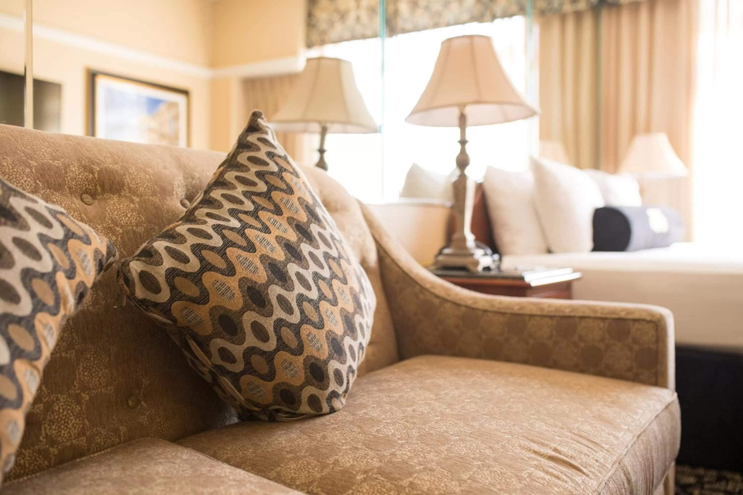 Seating area in Gaslamp Plaza Suites