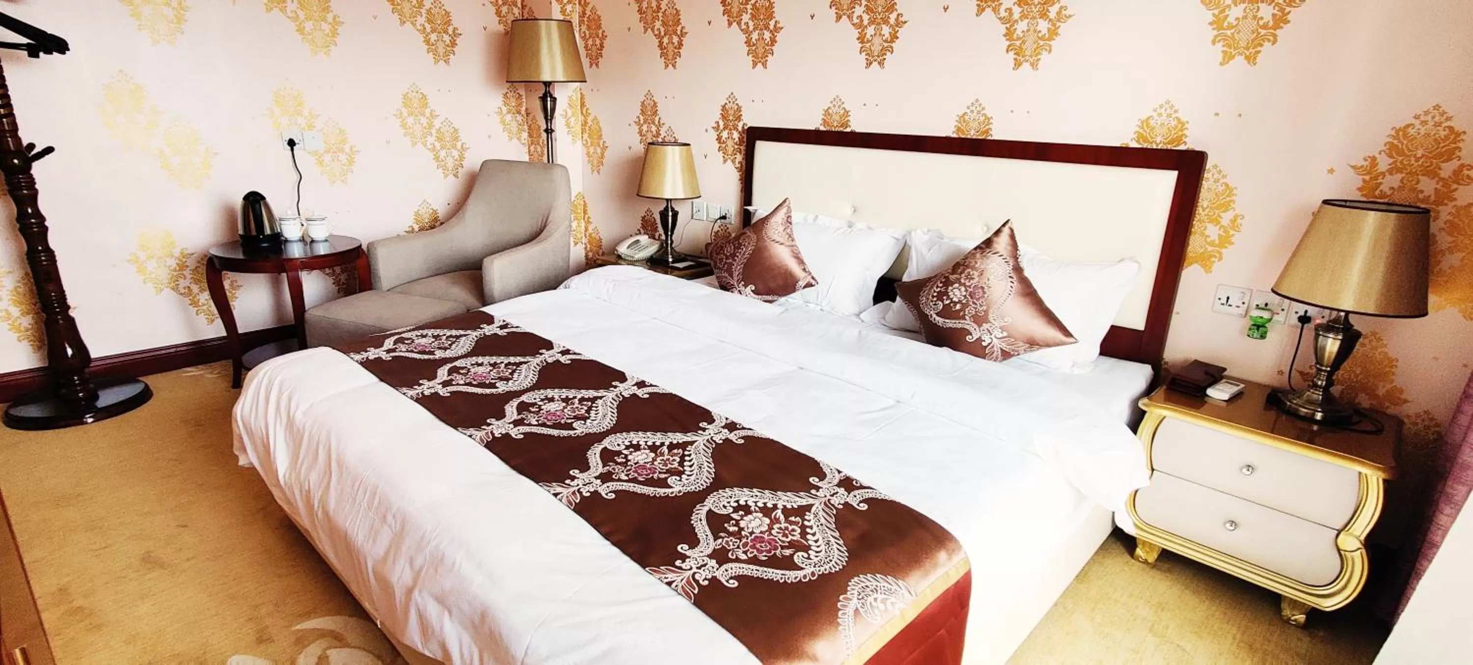 Bedroom, Bed in Golden Peacock Hotel Blantyre