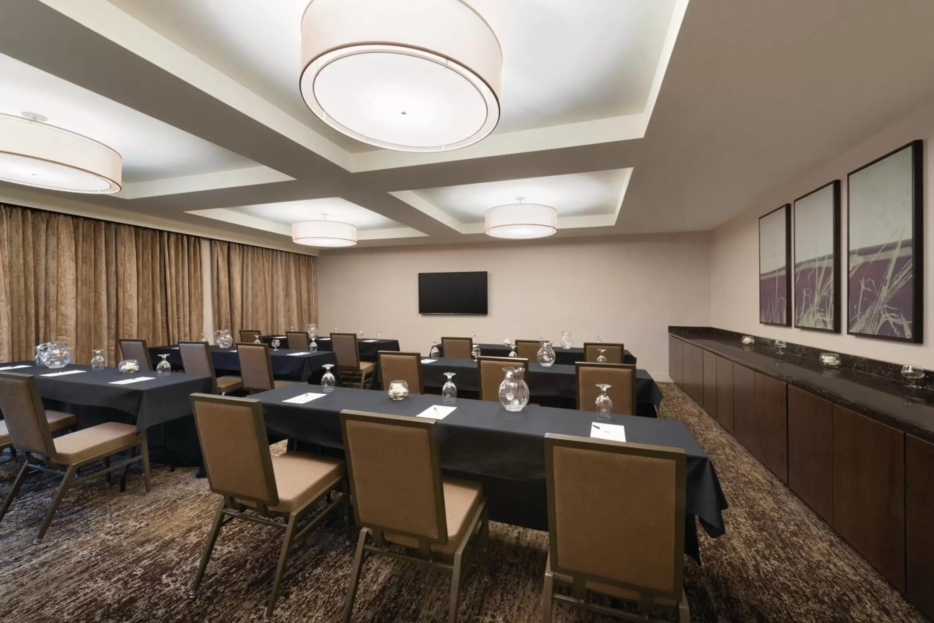 Meeting/conference room, Business Area/Conference Room in Holiday Inn Chicago Schaumburg, an IHG Hotel