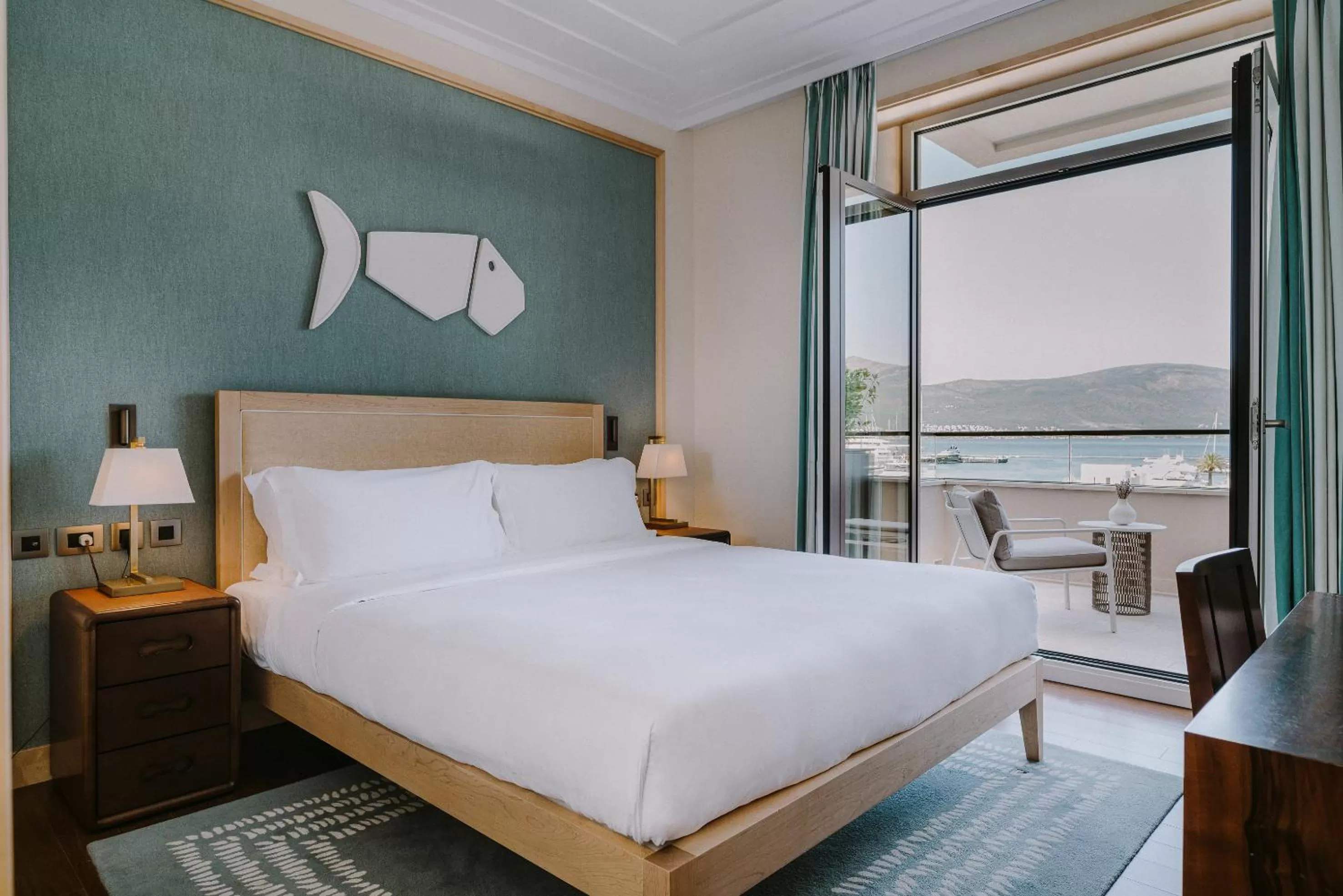 Bed in Regent Porto Montenegro