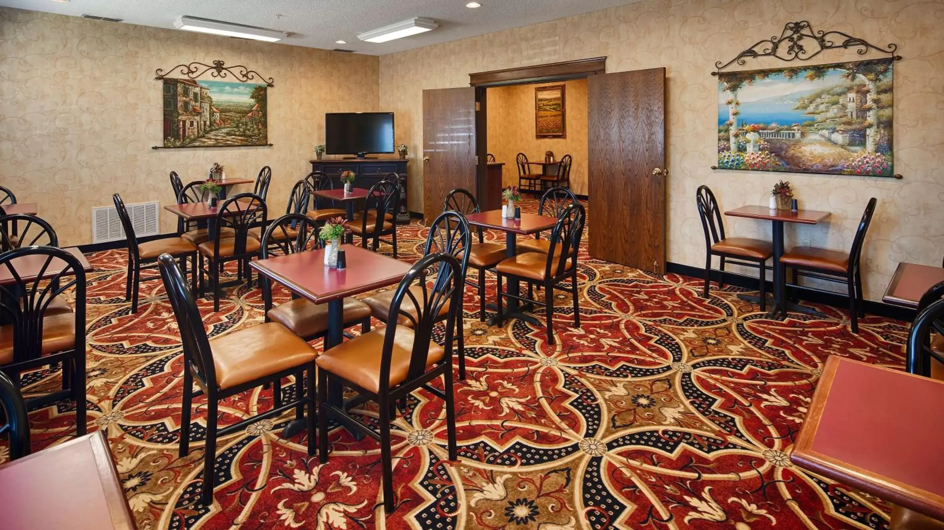 Breakfast in Best Western Plus Southpark Inn & Suites Breakfast in Best Western Plus Southpark Inn & Suites