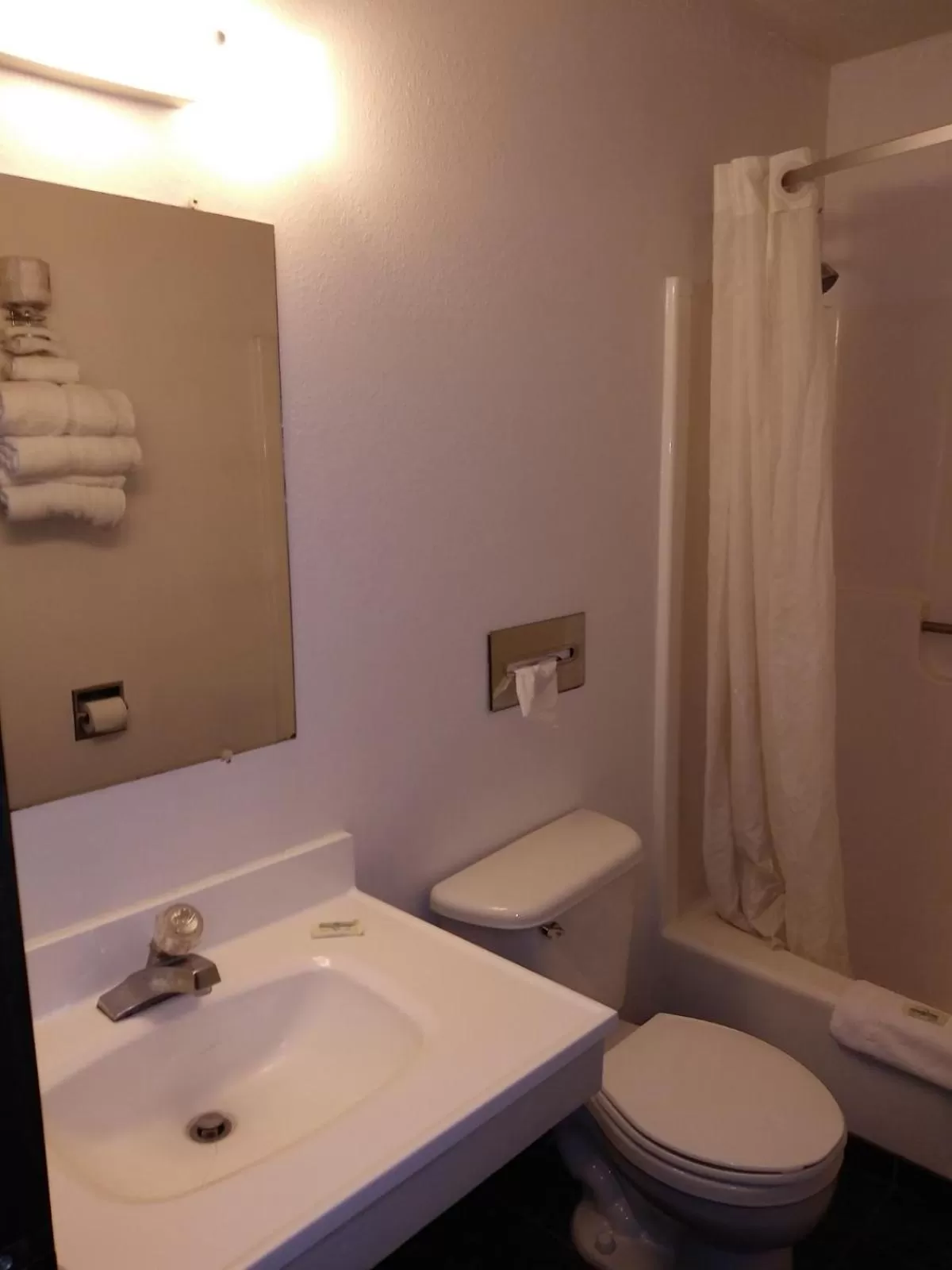 Bathroom in Ainsworth Inn