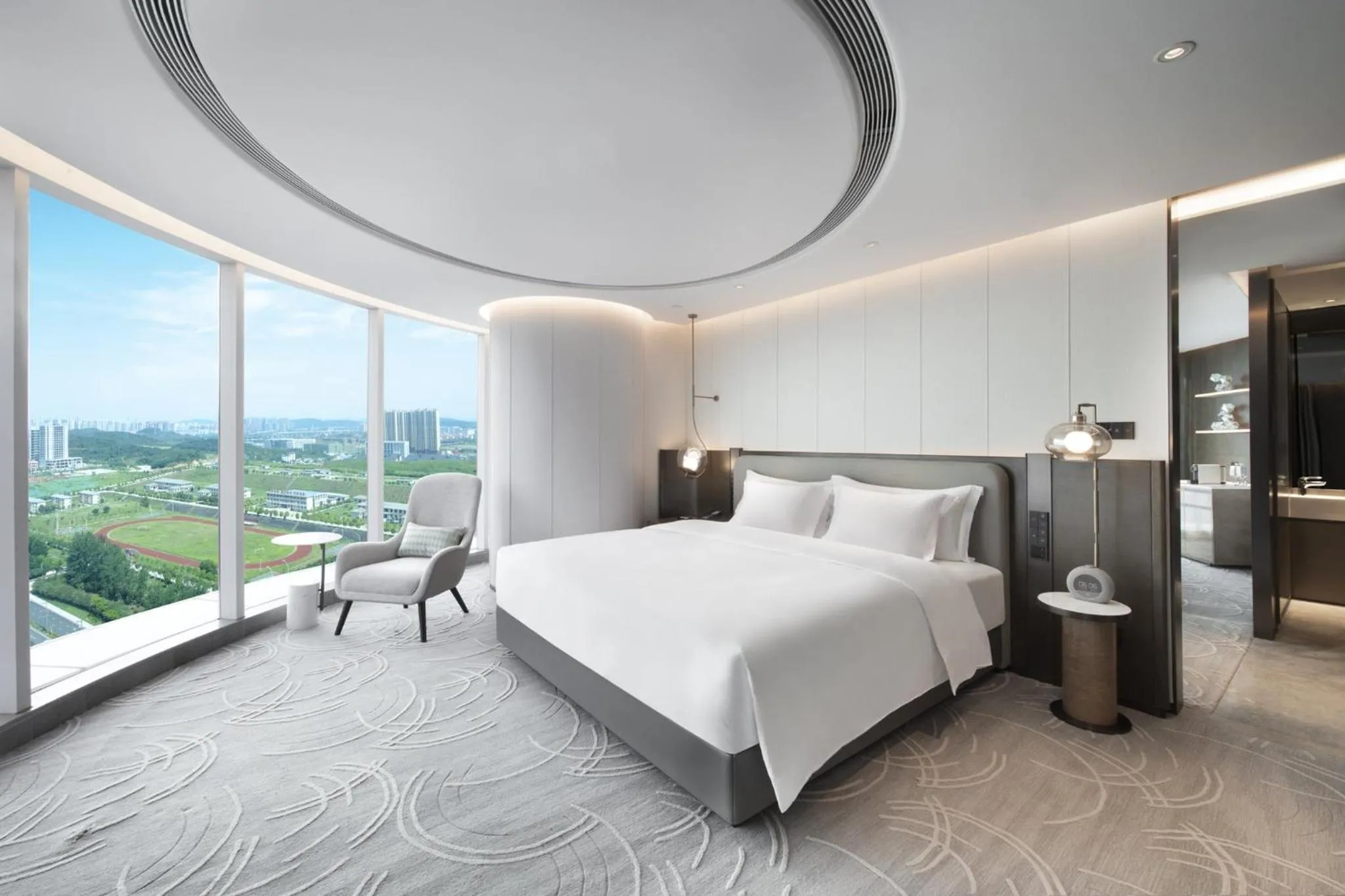 Photo of the whole room, Bed in Crowne Plaza Wuhan Optics Valley by IHG