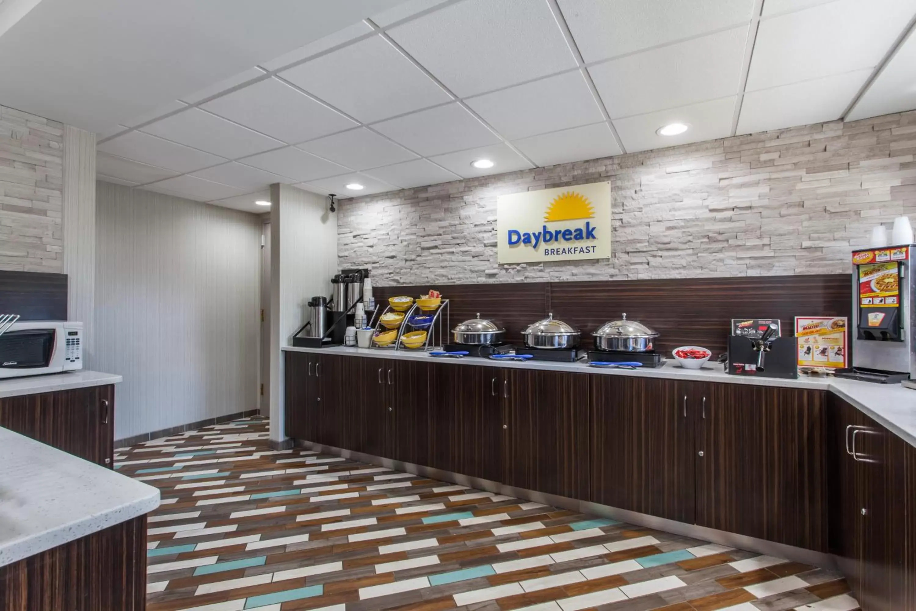 Dining area, Restaurant/Places to Eat in Days Inn by Wyndham Wilmington/Newark