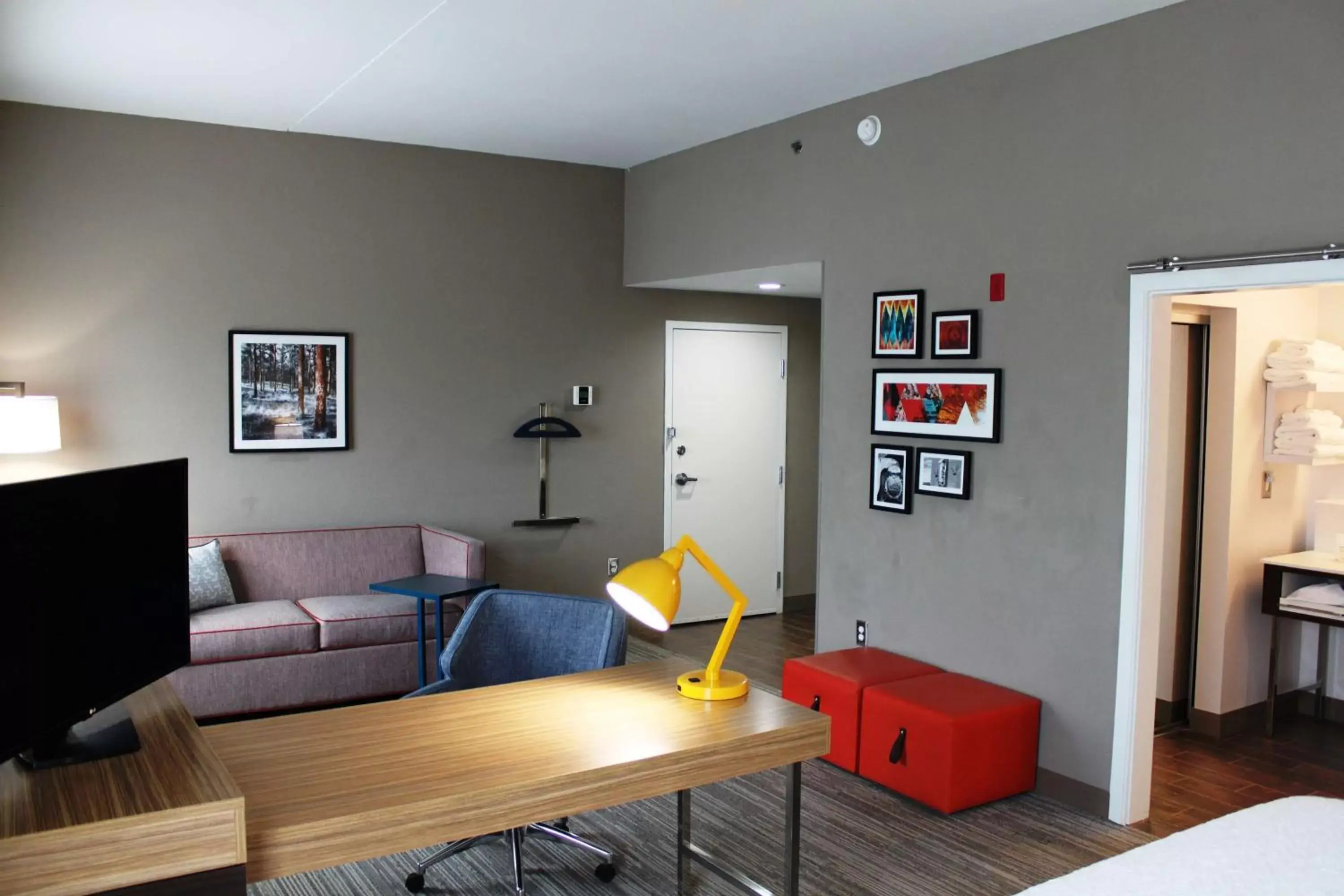 Bedroom in Hampton Inn Forsyth Bedroom in Hampton Inn Forsyth