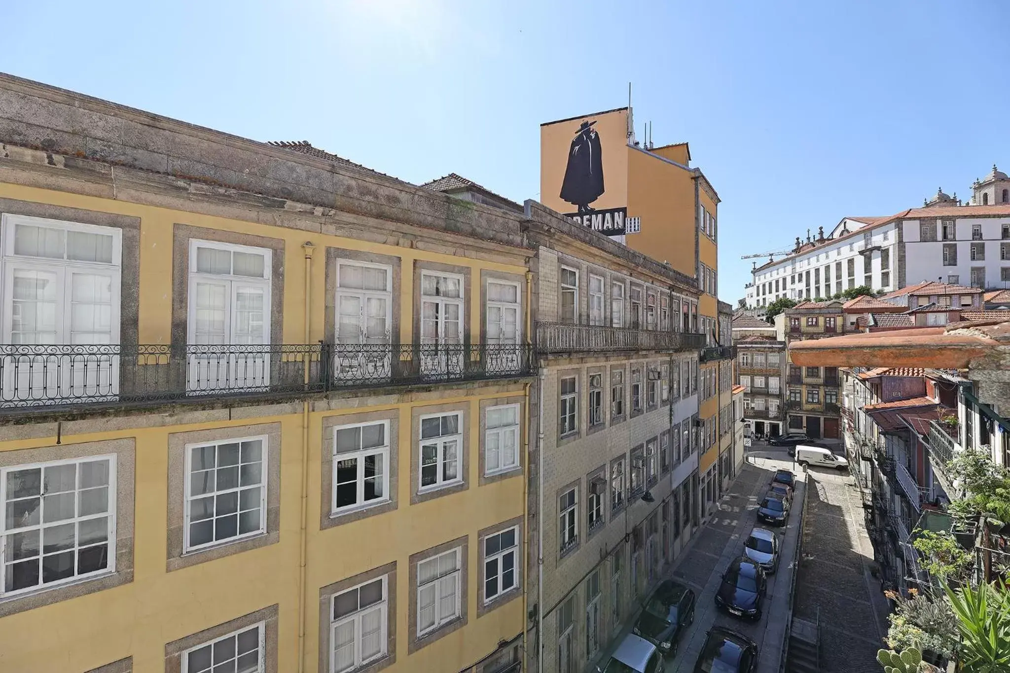 Street view in Memoria Porto FLH Hotels