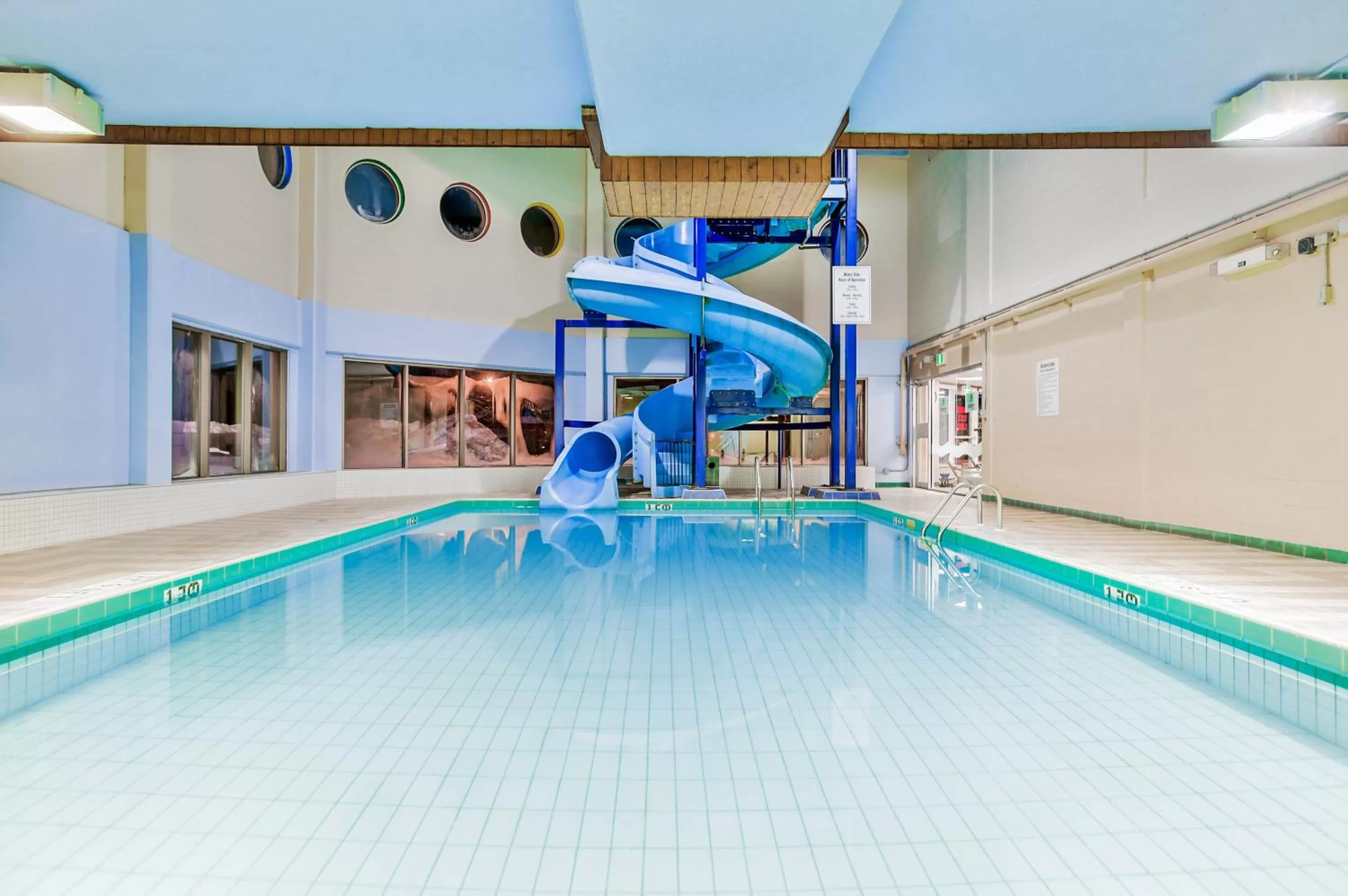 Swimming pool in Holiday Inn Sydney - Waterfront by IHG
