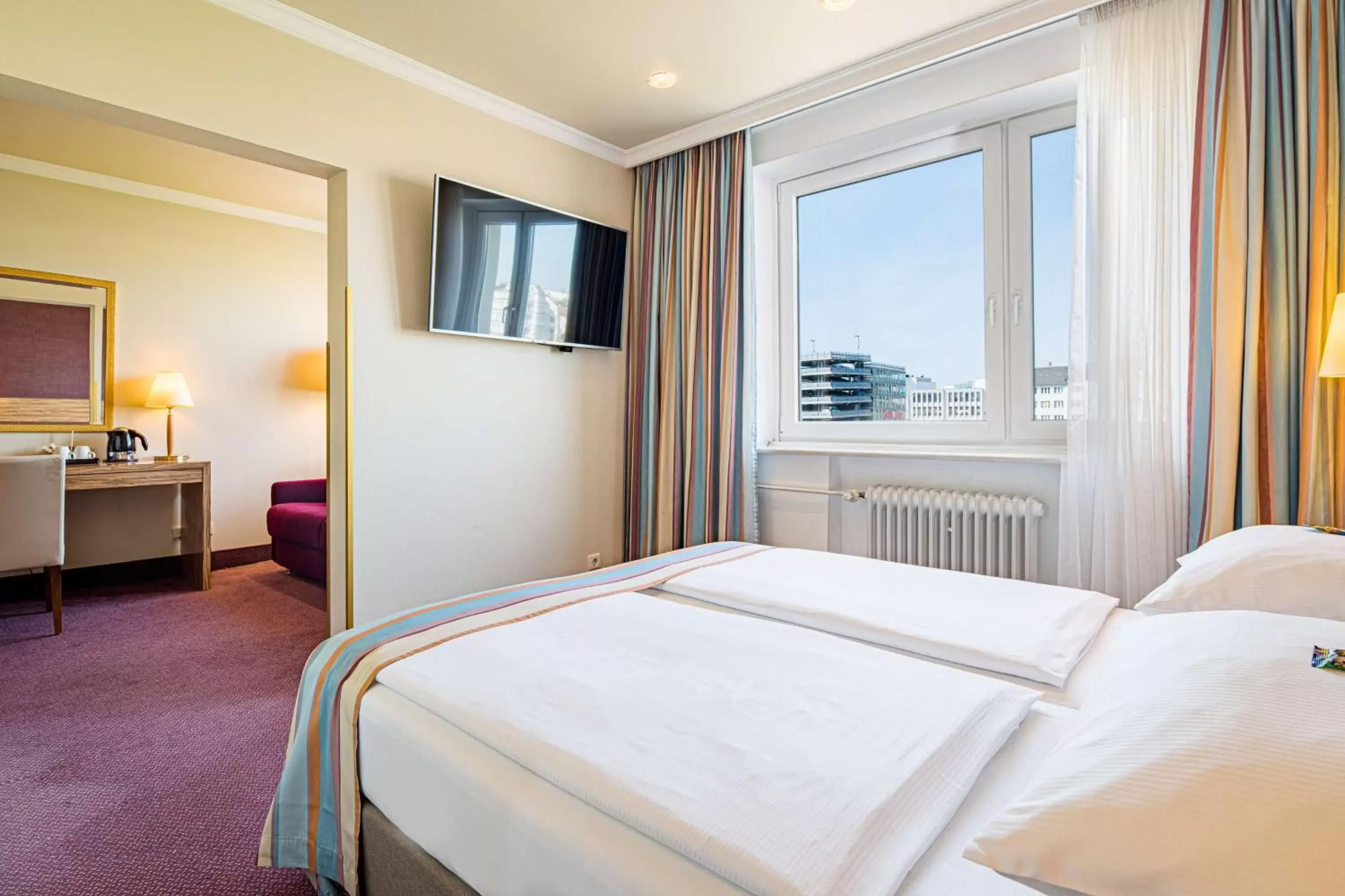 Bedroom, Bed in Best Western Raphael Hotel Altona