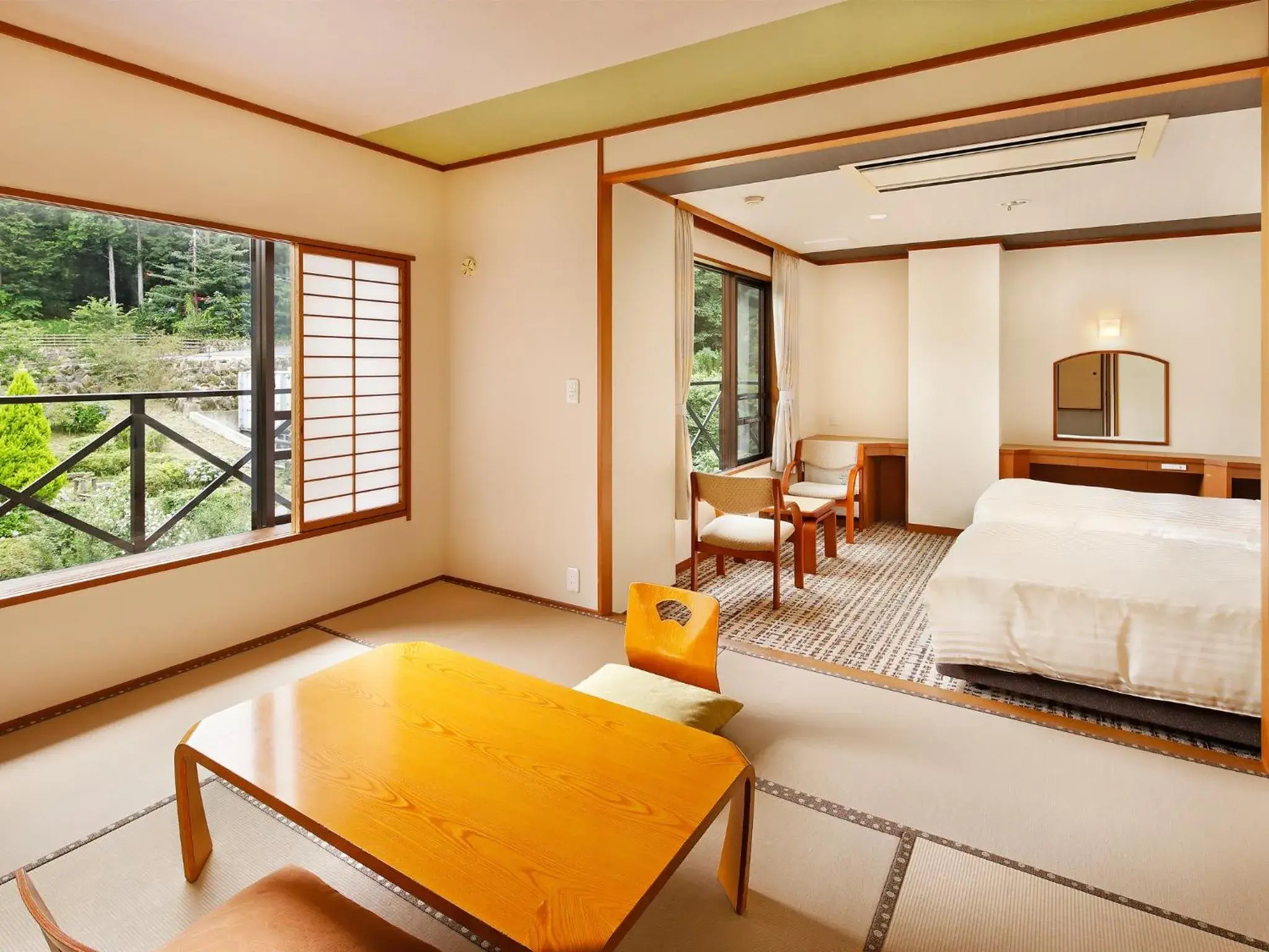 Garden view, Seating Area in Hakonenomori Okada Hotel