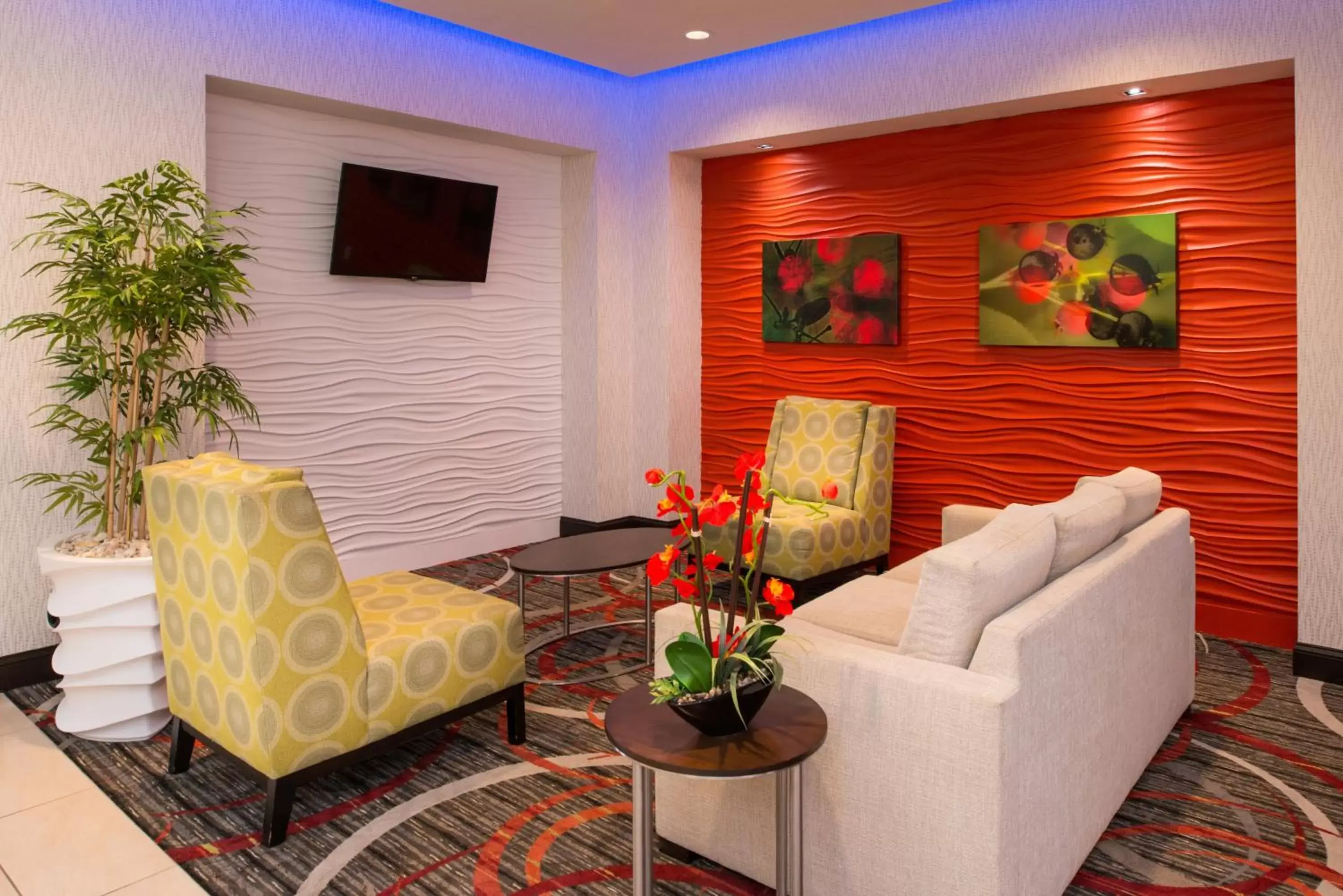 Property building, Seating Area in Holiday Inn Express & Suites Monroe, an IHG Hotel