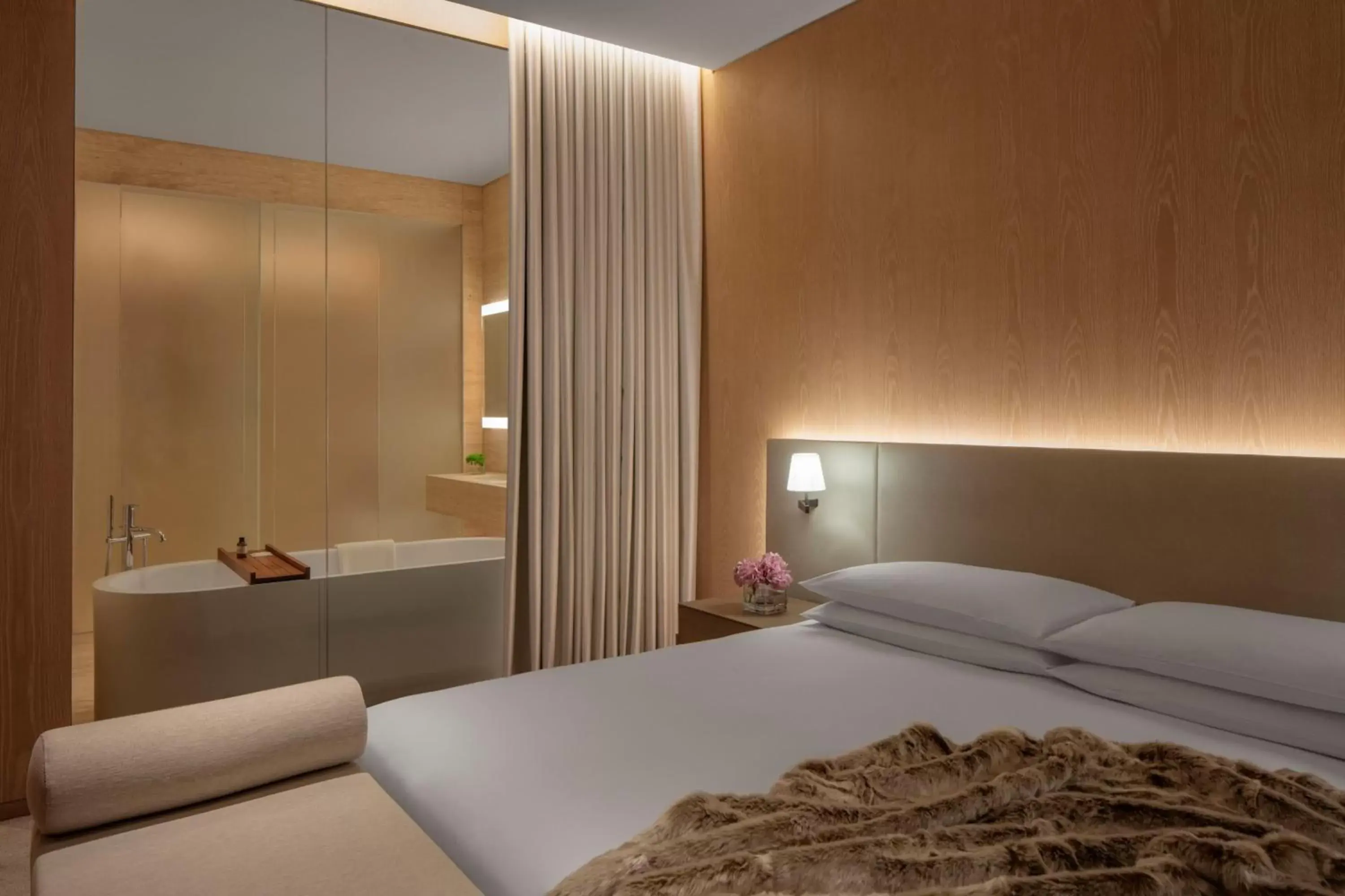 Photo of the whole room, Bed in The Dubai EDITION
