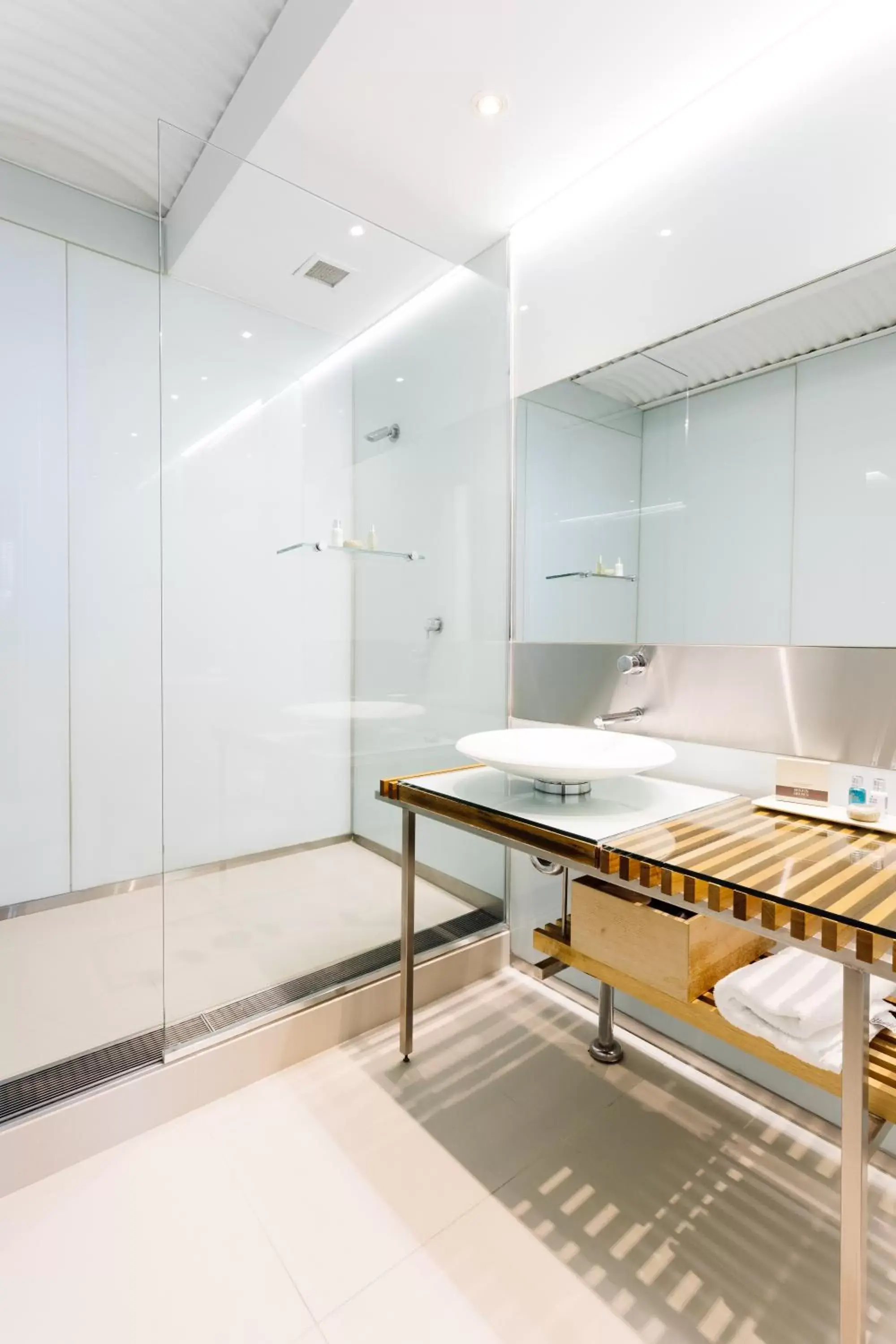 Shower, Bathroom in The Henry Jones Art Hotel