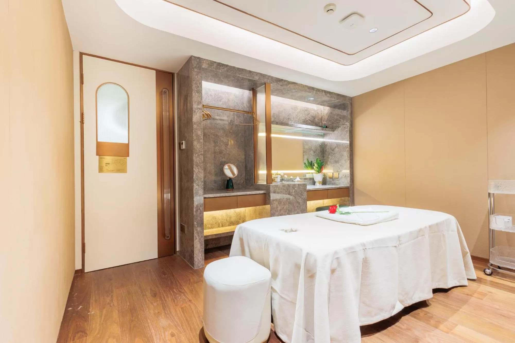 Property building in Howard Johnson Plaza by Wyndham Blue Bay Sihanoukville