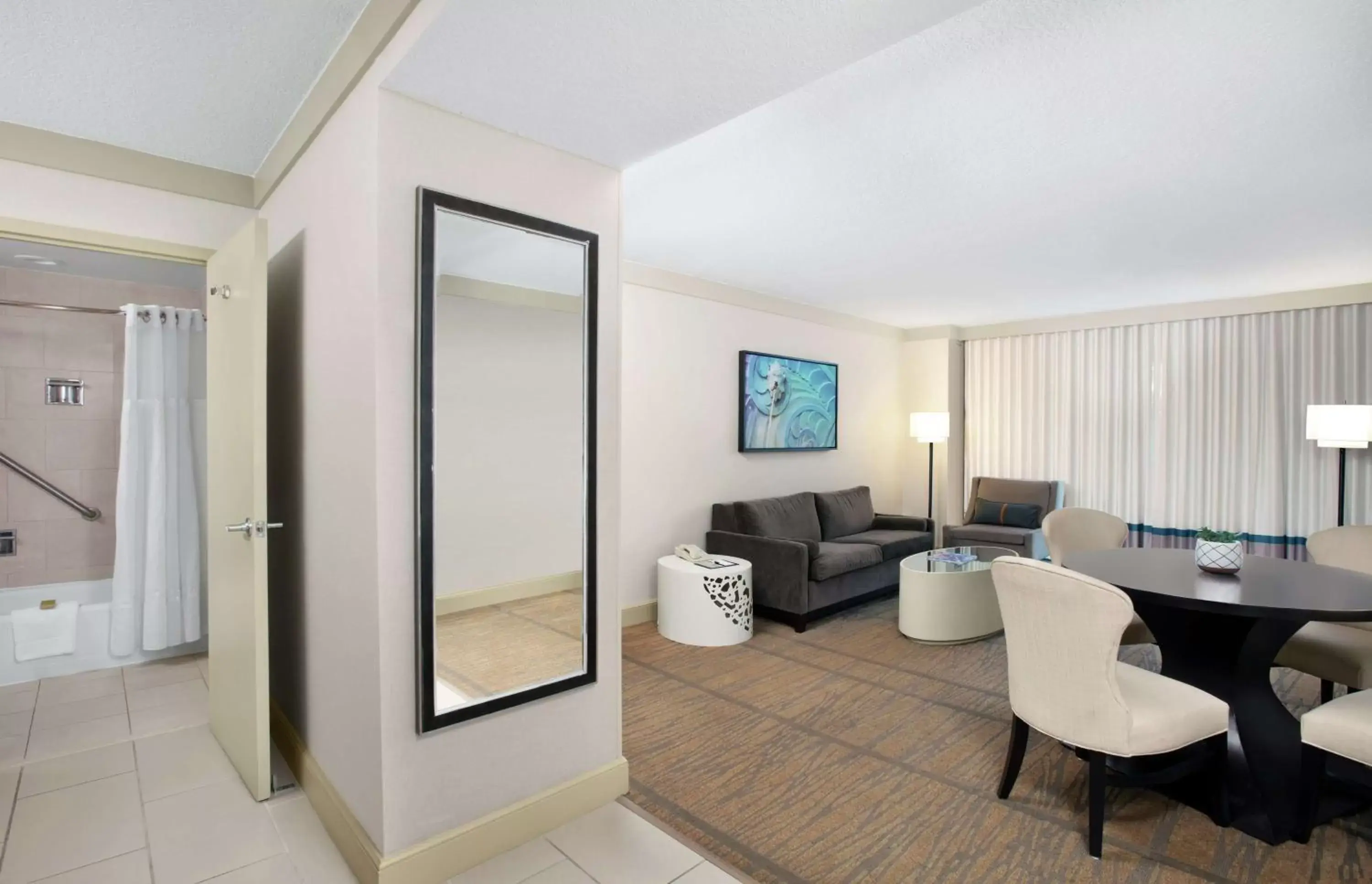 Living room, Seating Area in DoubleTree by Hilton Hotel Miami Airport & Convention Center