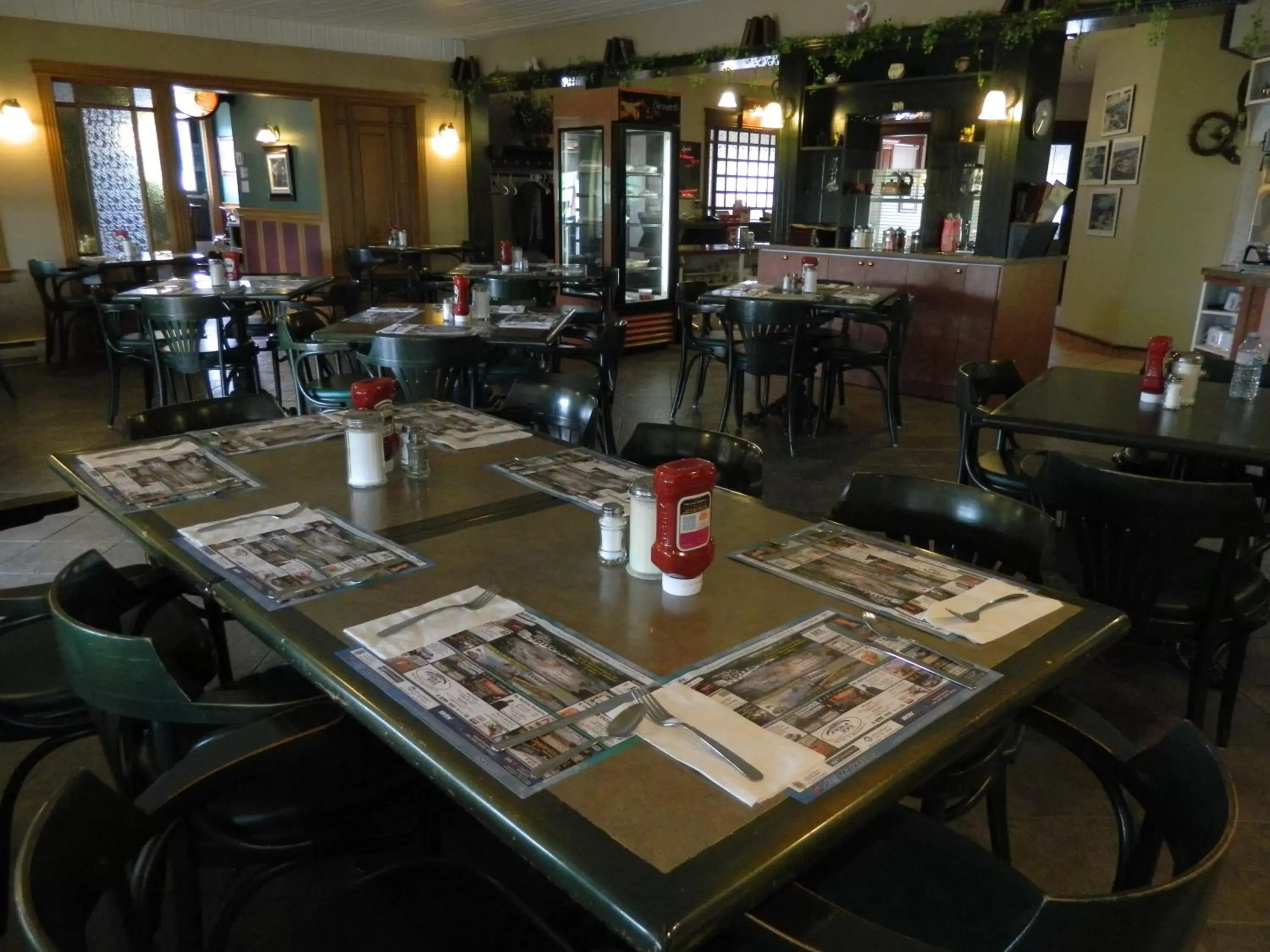 Restaurant/Places to Eat in Hilltop Motel & Restaurant