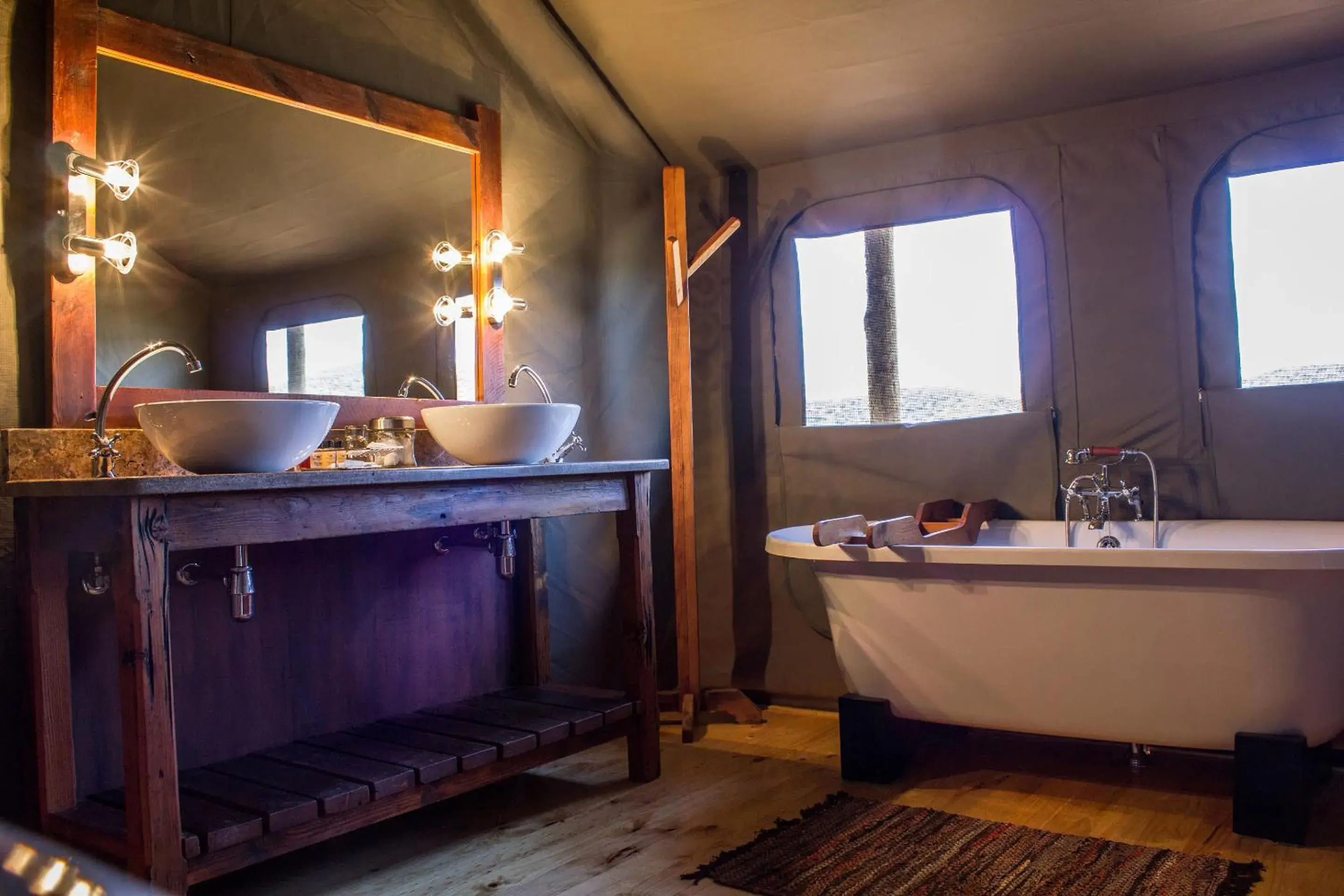 Bathroom in Buffelsdrift Game Lodge