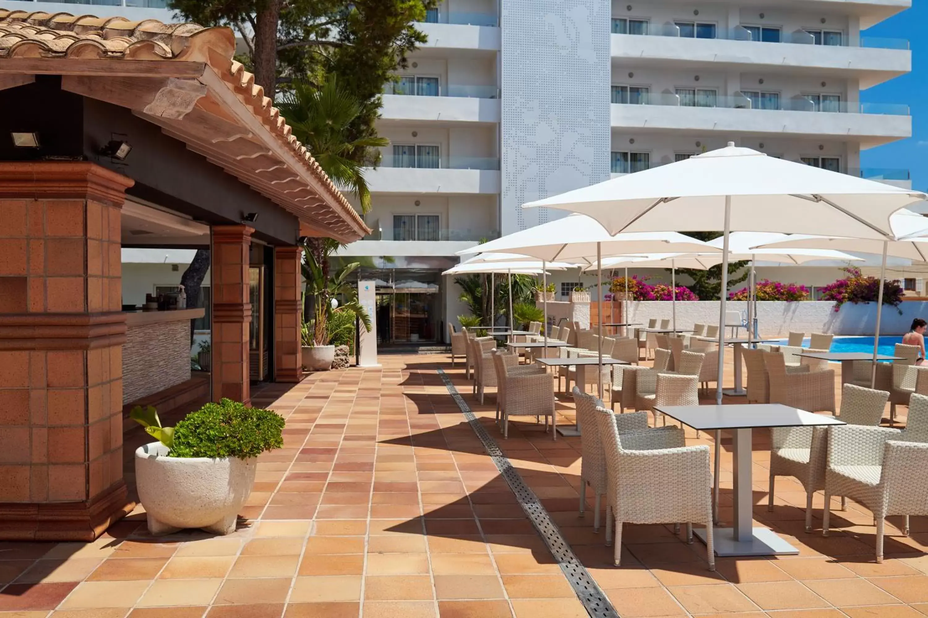 Swimming pool, Restaurant/Places to Eat in Grupotel Montecarlo