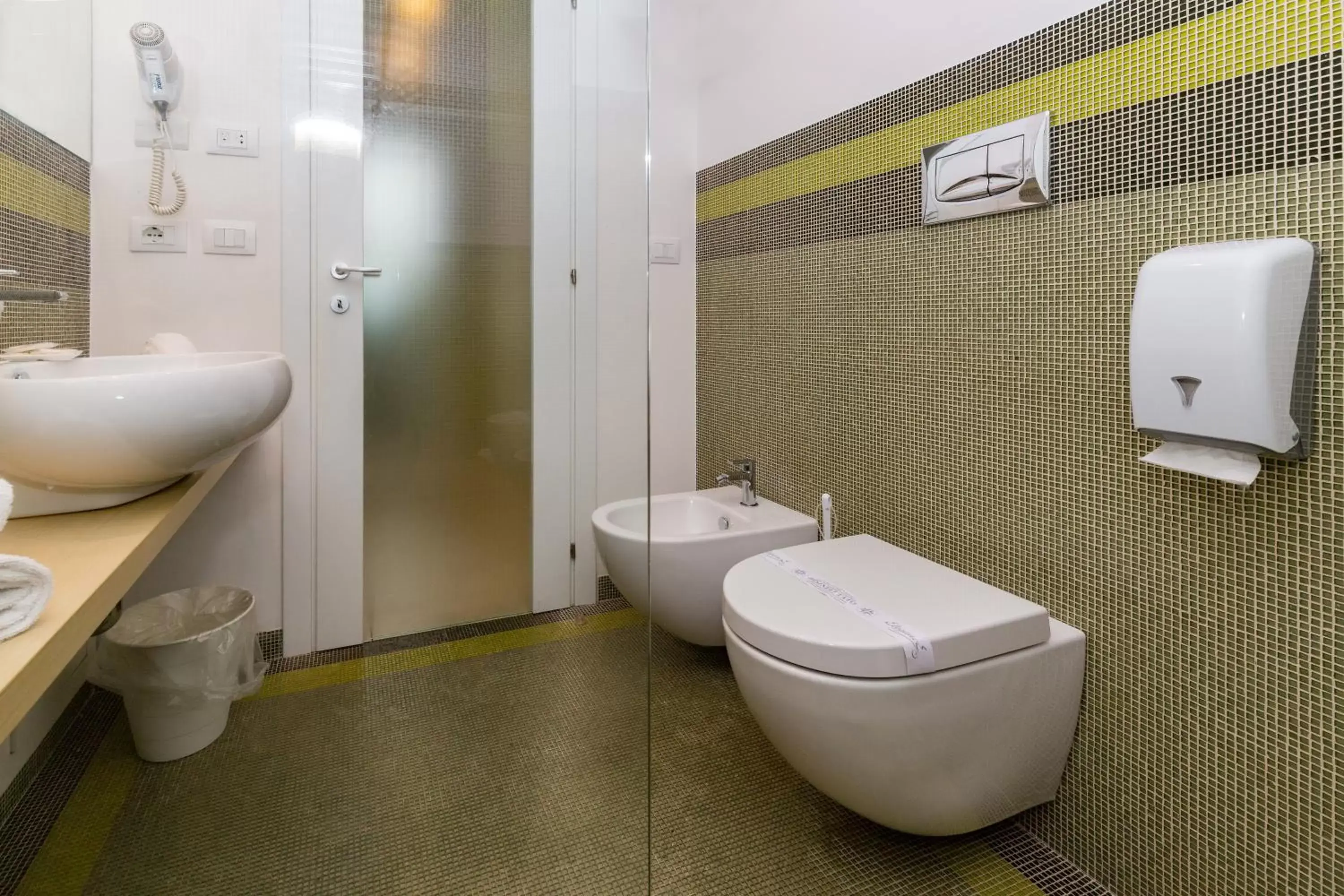 Bathroom in Zeus Hotel - Aparthotel - Meeting & Congress