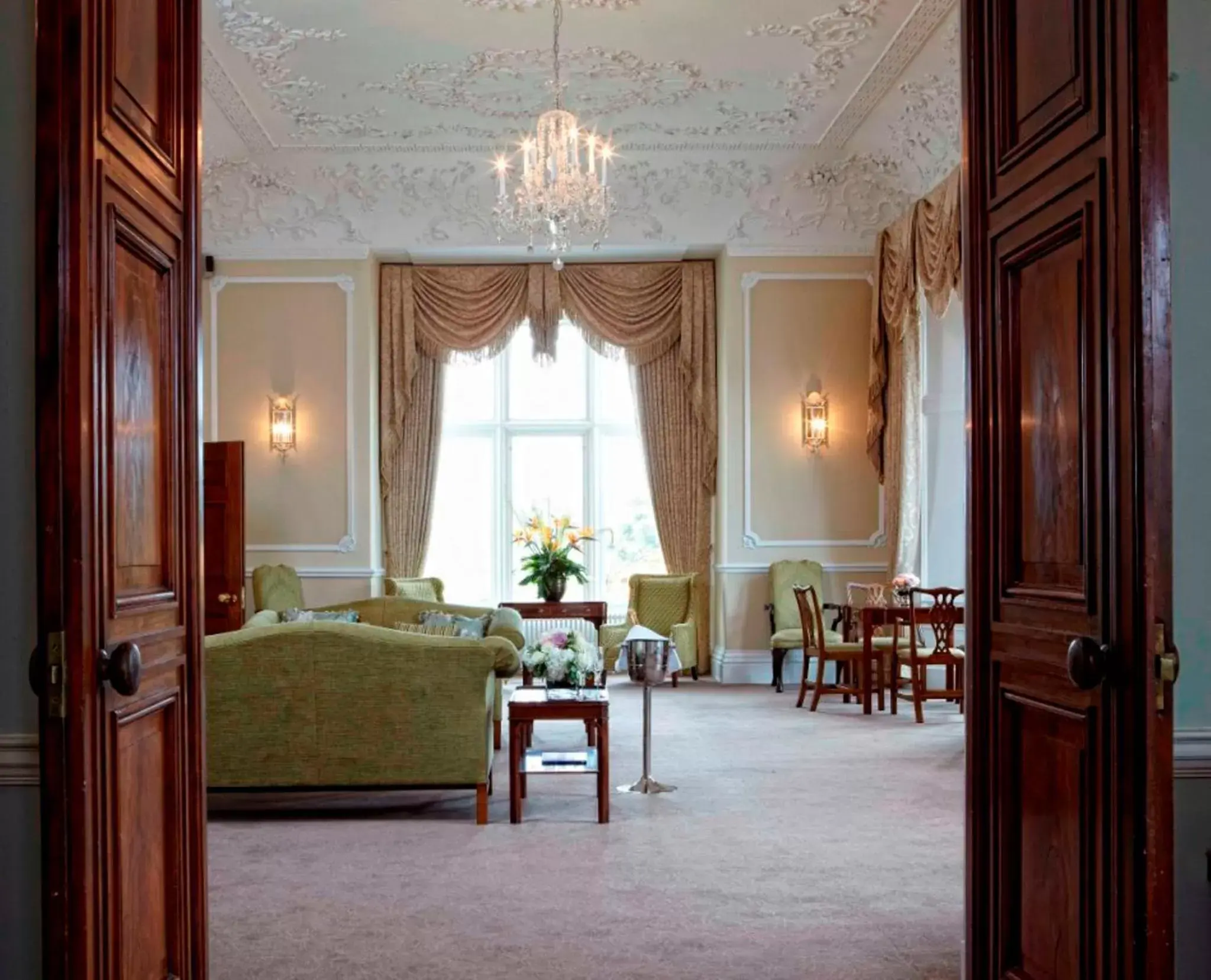 Living room, Seating Area in Wivenhoe House Hotel