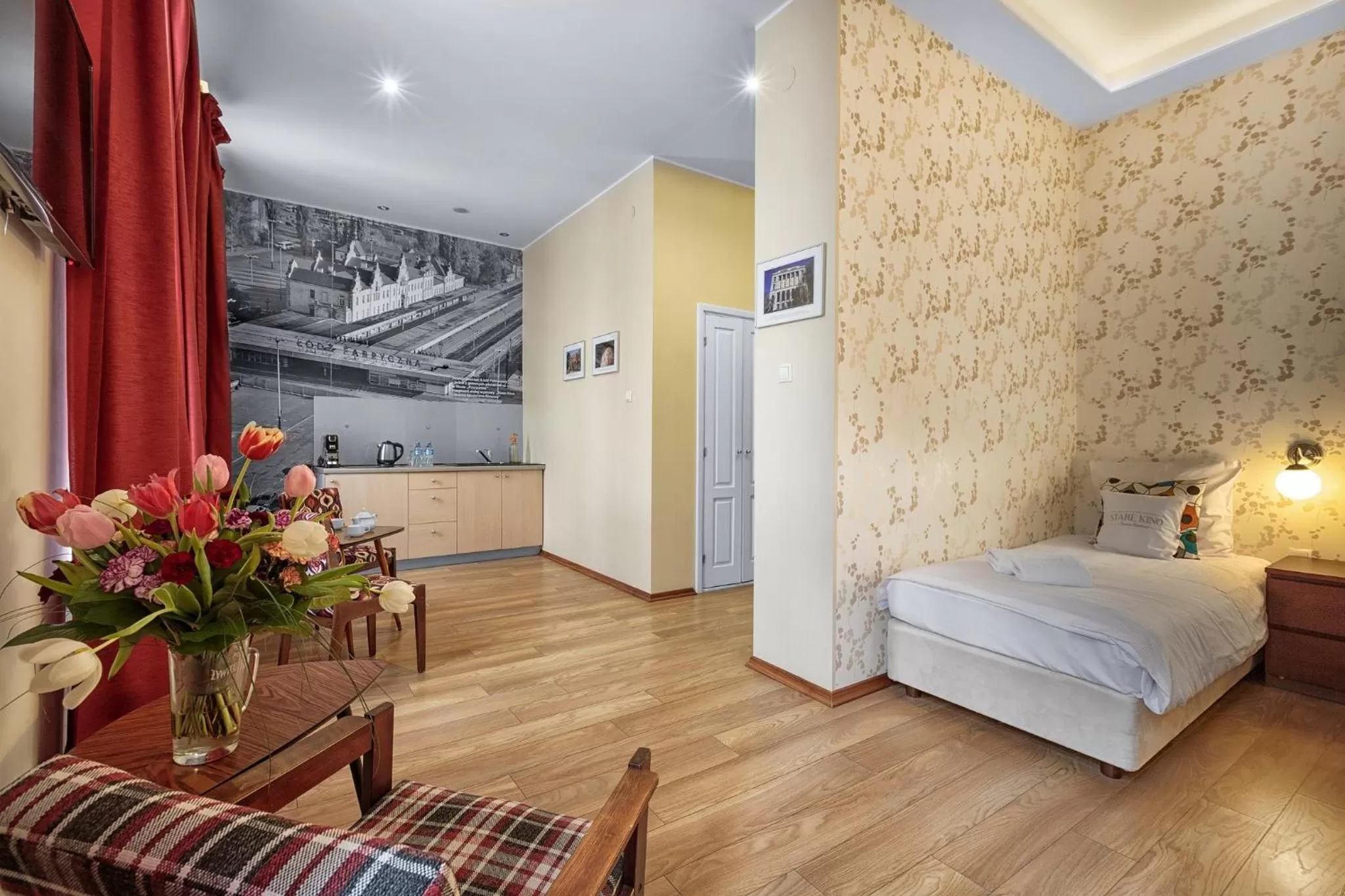 Photo of the whole room, Bed in Stare Kino Cinema Residence