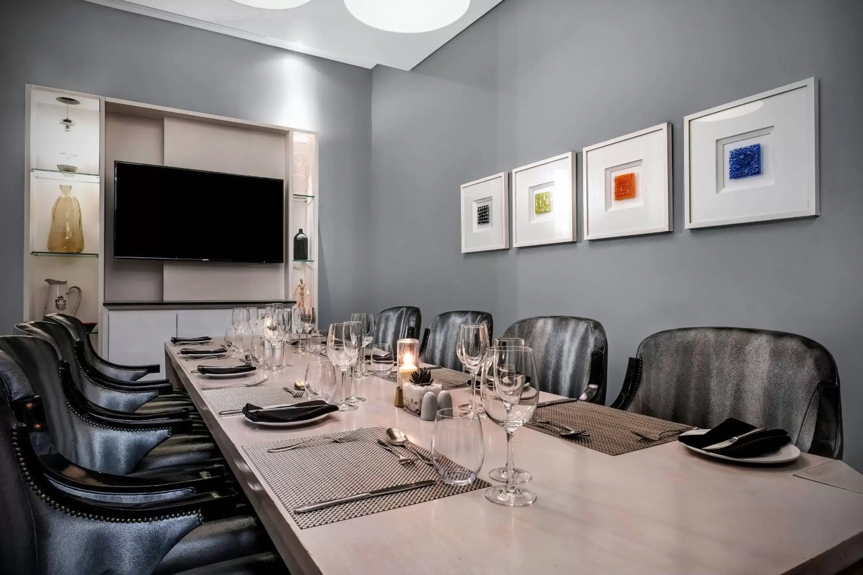 Meeting/conference room, Restaurant/Places to Eat in Protea Hotel Fire & Ice! by Marriott Pretoria Menlyn