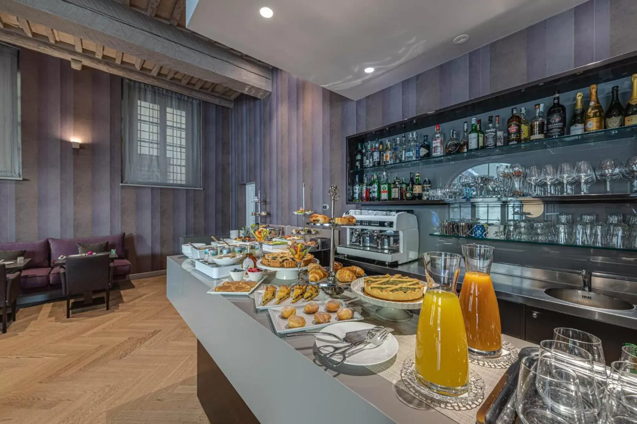 Buffet breakfast in Palazzo Dipinto