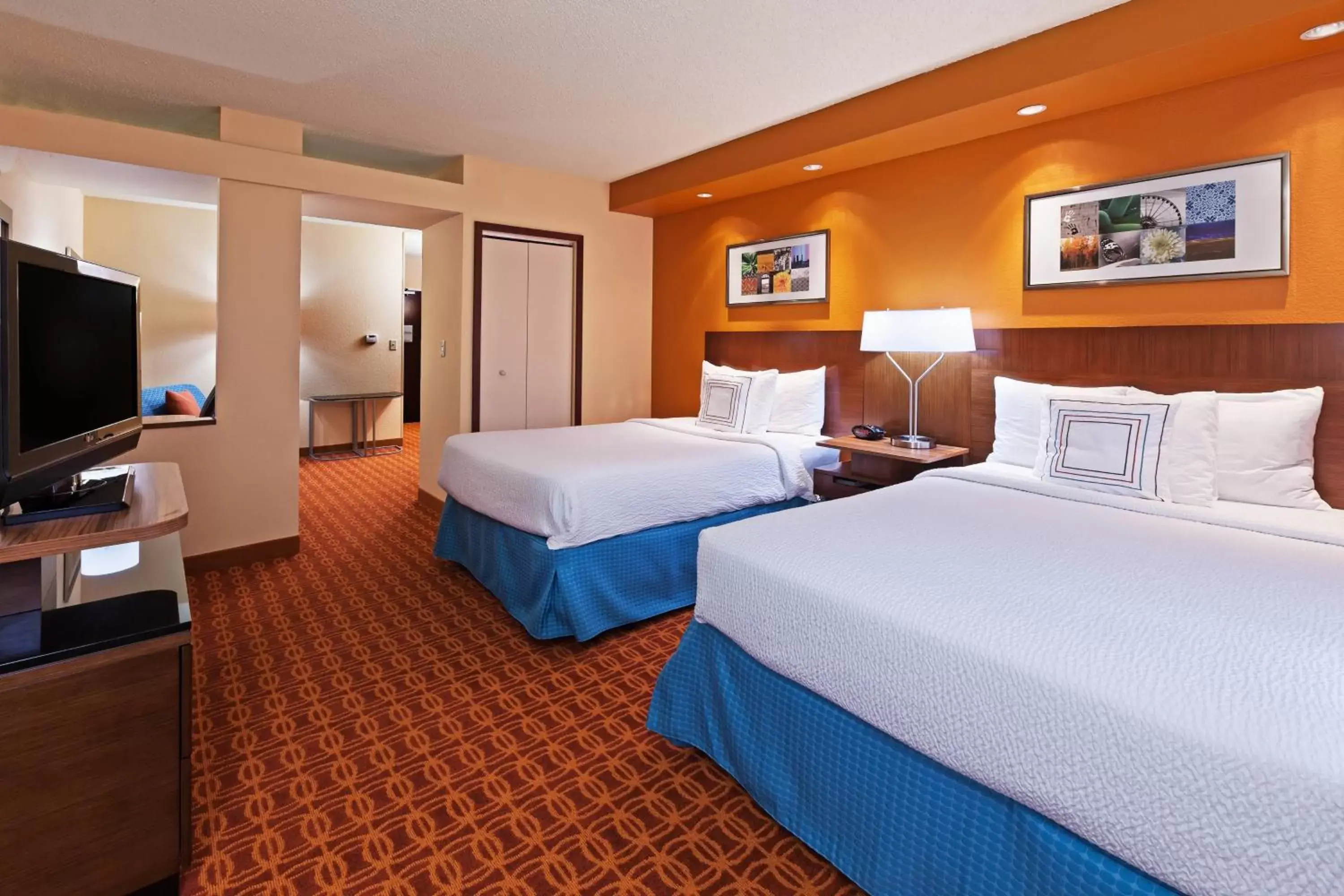 Photo of the whole room, Bed in Fairfield Inn and Suites by Marriott Austin Northwest/The Domain Area