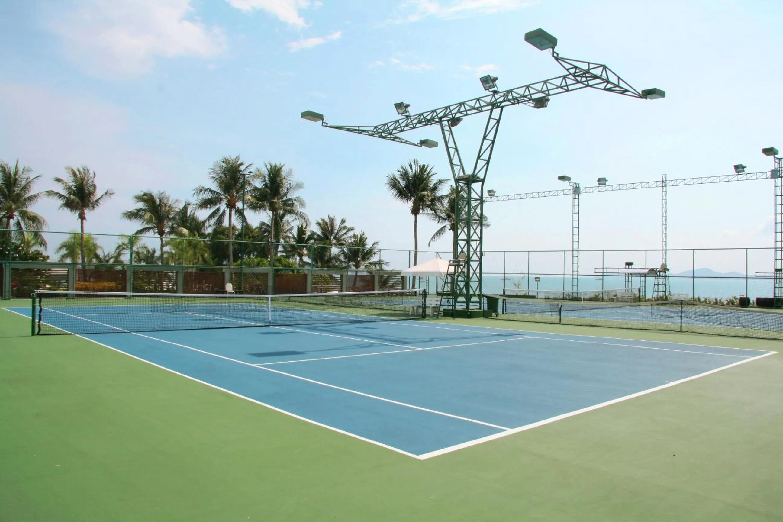 Tennis court in Dusit Thani Pattaya