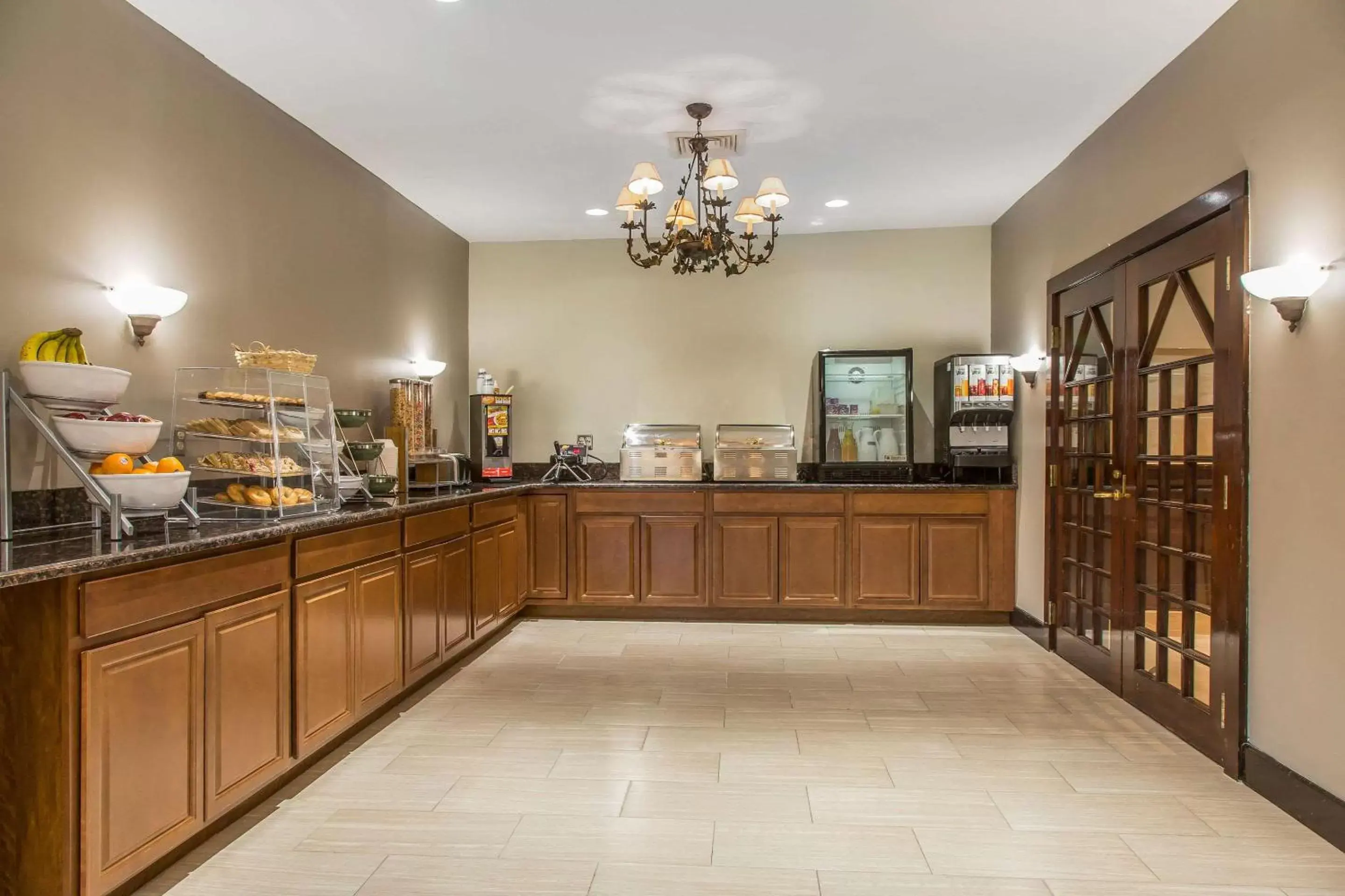 Restaurant/places to eat in Clarion Inn New London - Mystic Restaurant/places to eat in Clarion Inn New London - Mystic