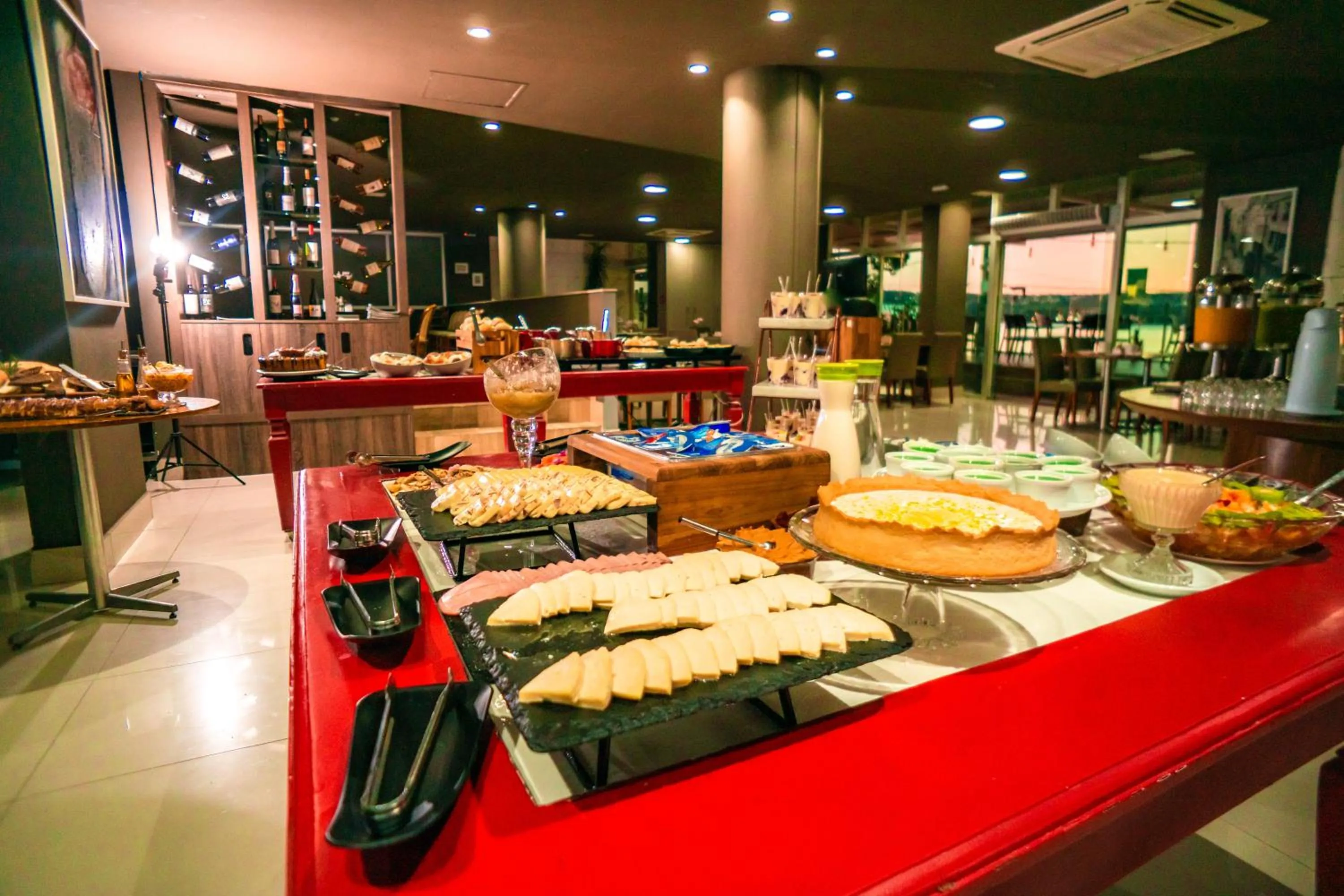 Breakfast in eSuites Spa Lagoa Santa