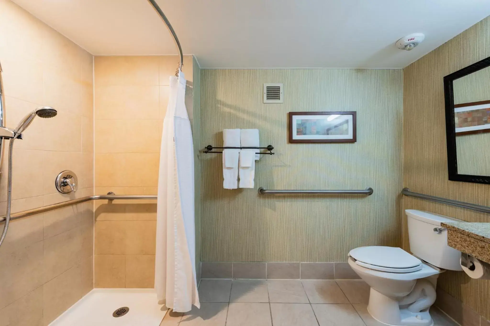 Photo of the whole room, Bathroom in Crowne Plaza Newark Airport, an IHG Hotel