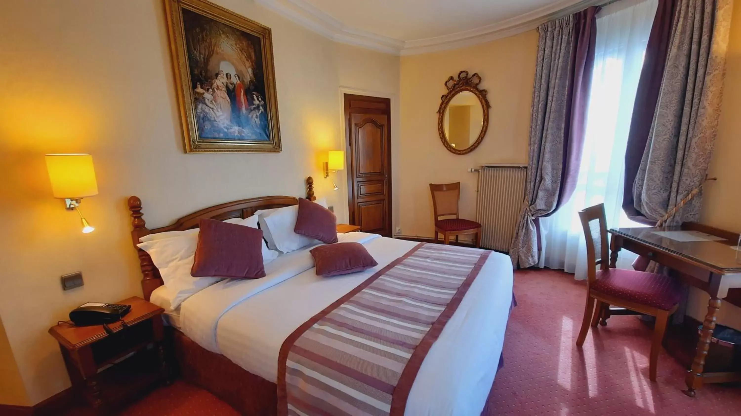 Photo of the whole room, Bed in Hotel Paix Republique