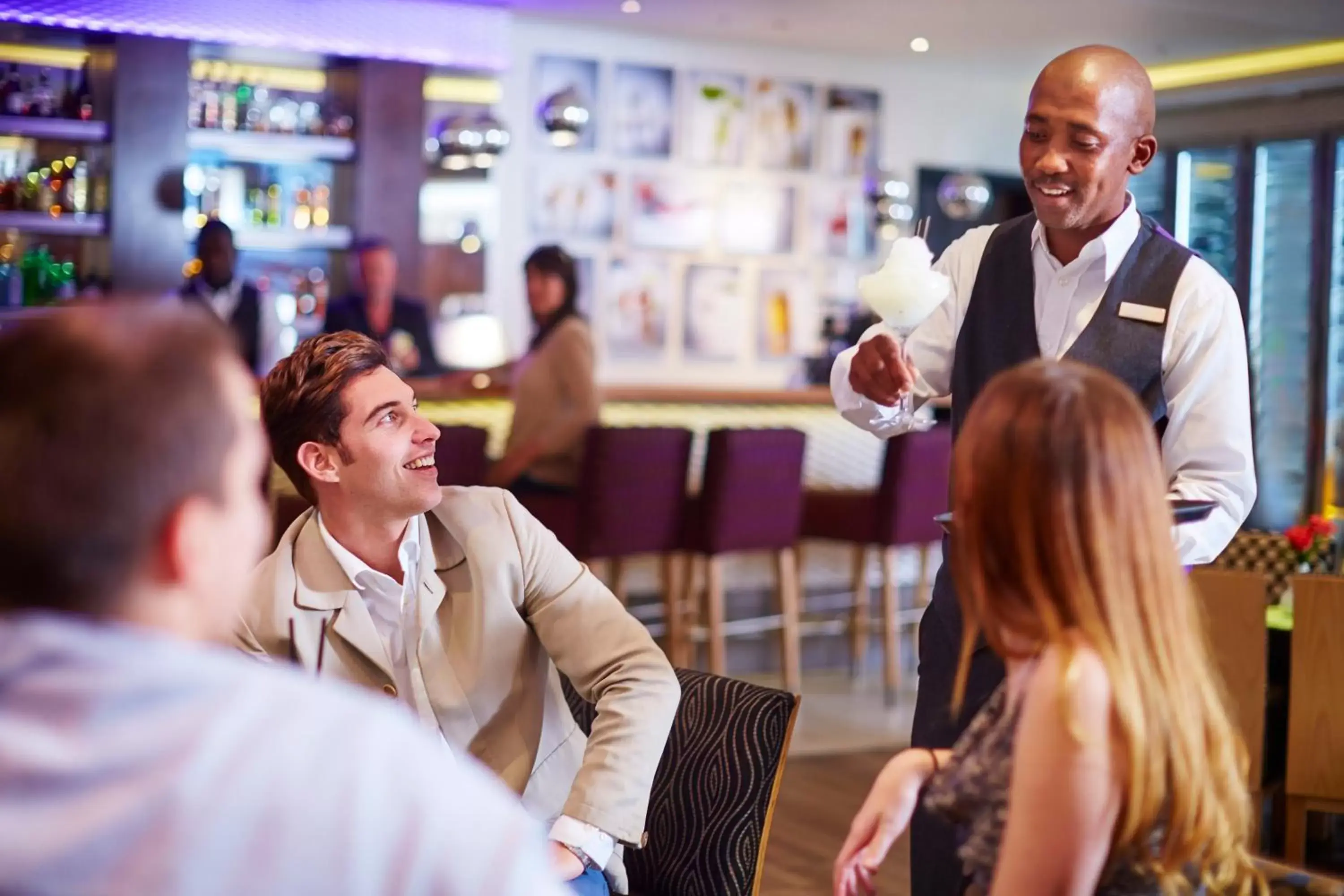 Lounge or bar in Hotel Verde Cape Town Airport