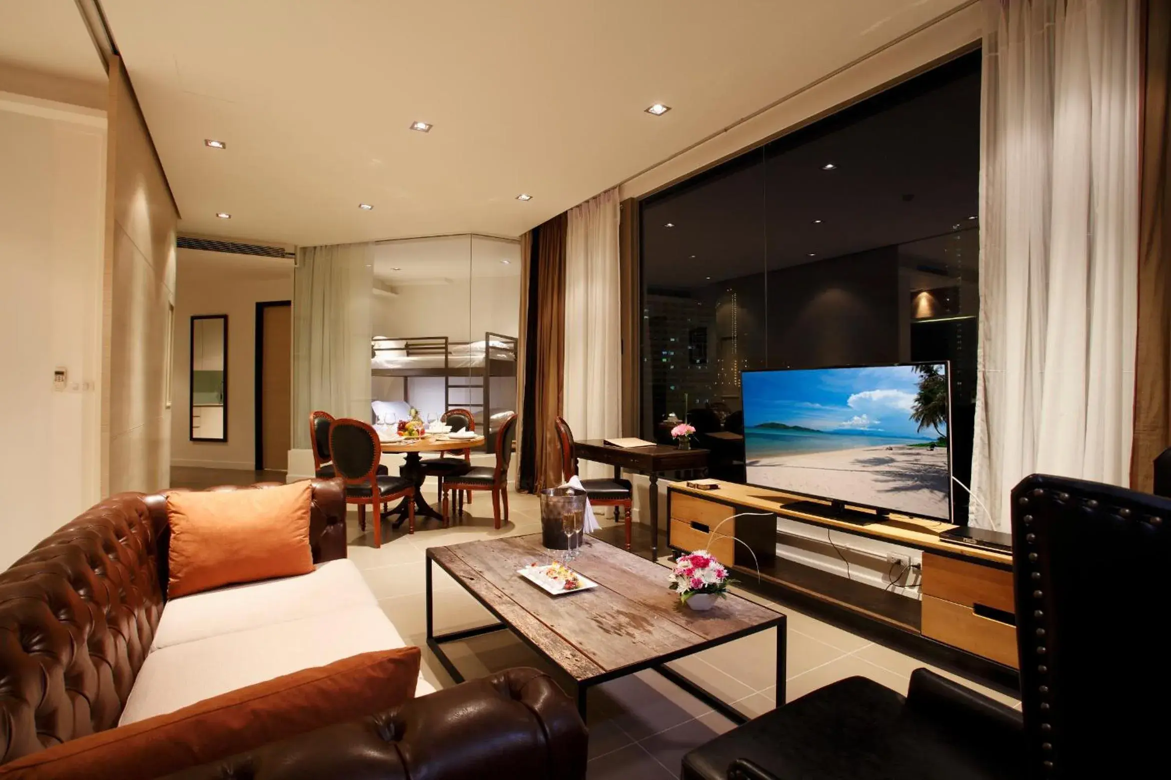 Living room, TV/Entertainment Center in Pattaya Modus Beachfront Resort