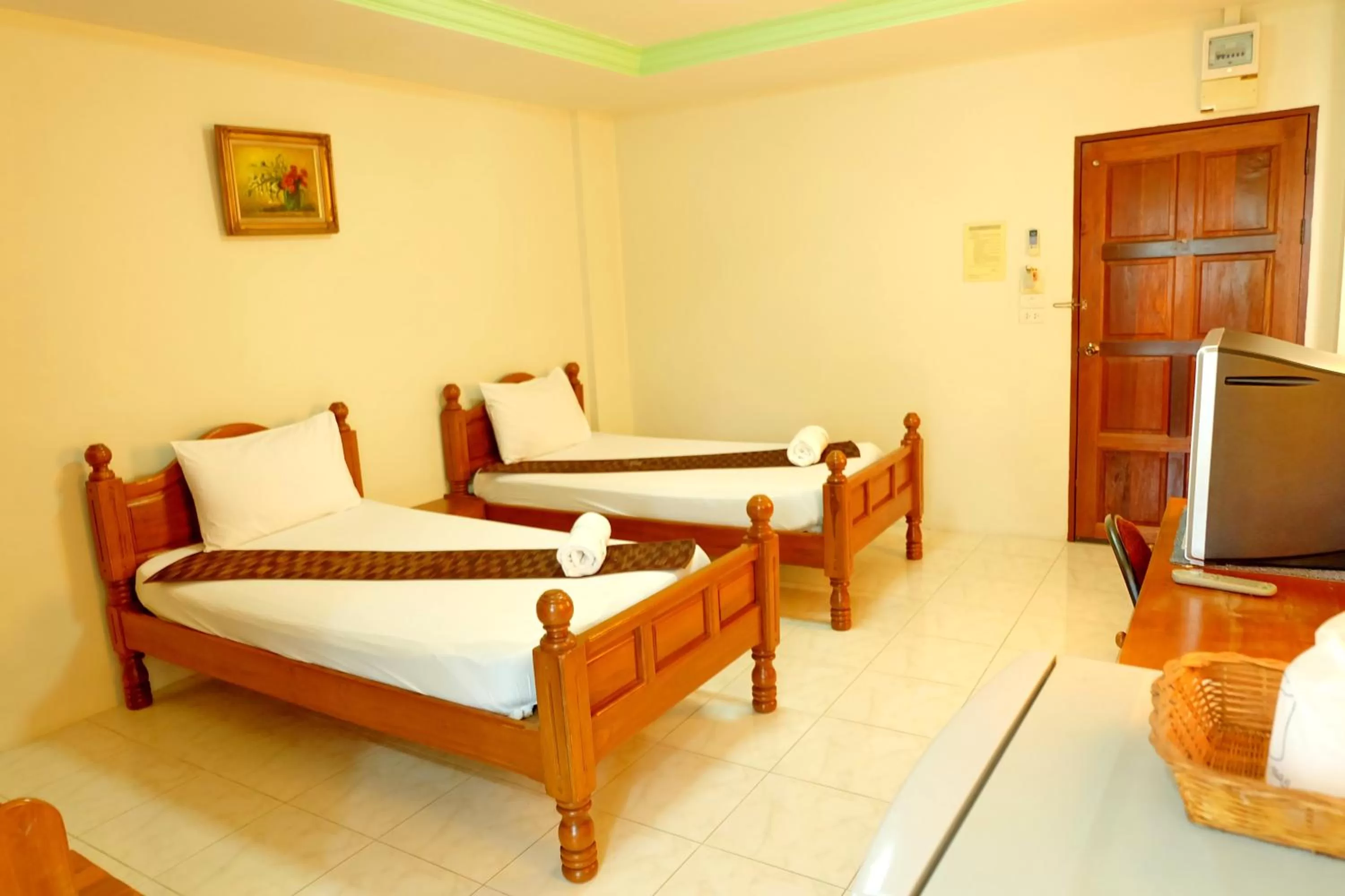 Photo of the whole room, Bed in Siam House Interplace