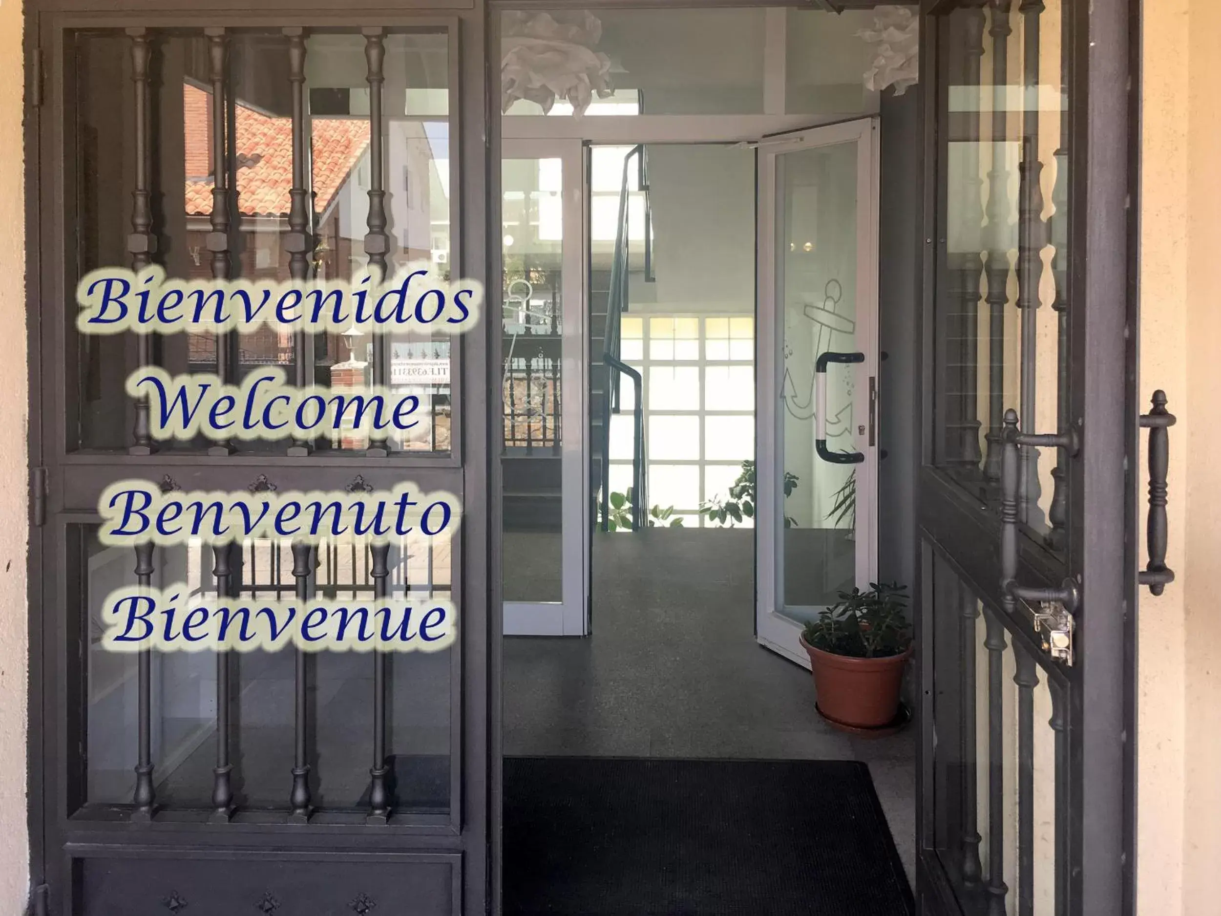 Facade/entrance in Hotel El Ancla