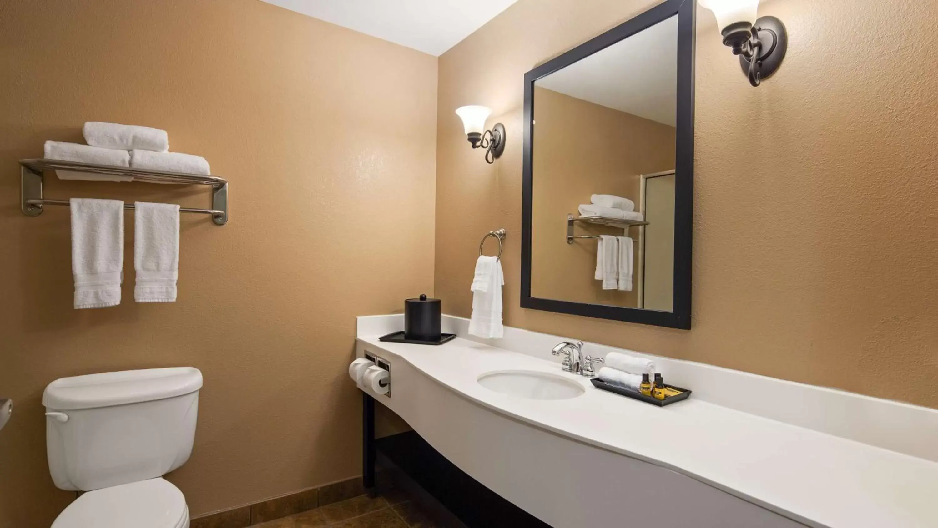 Bathroom in Best Western Plus Frontier Inn