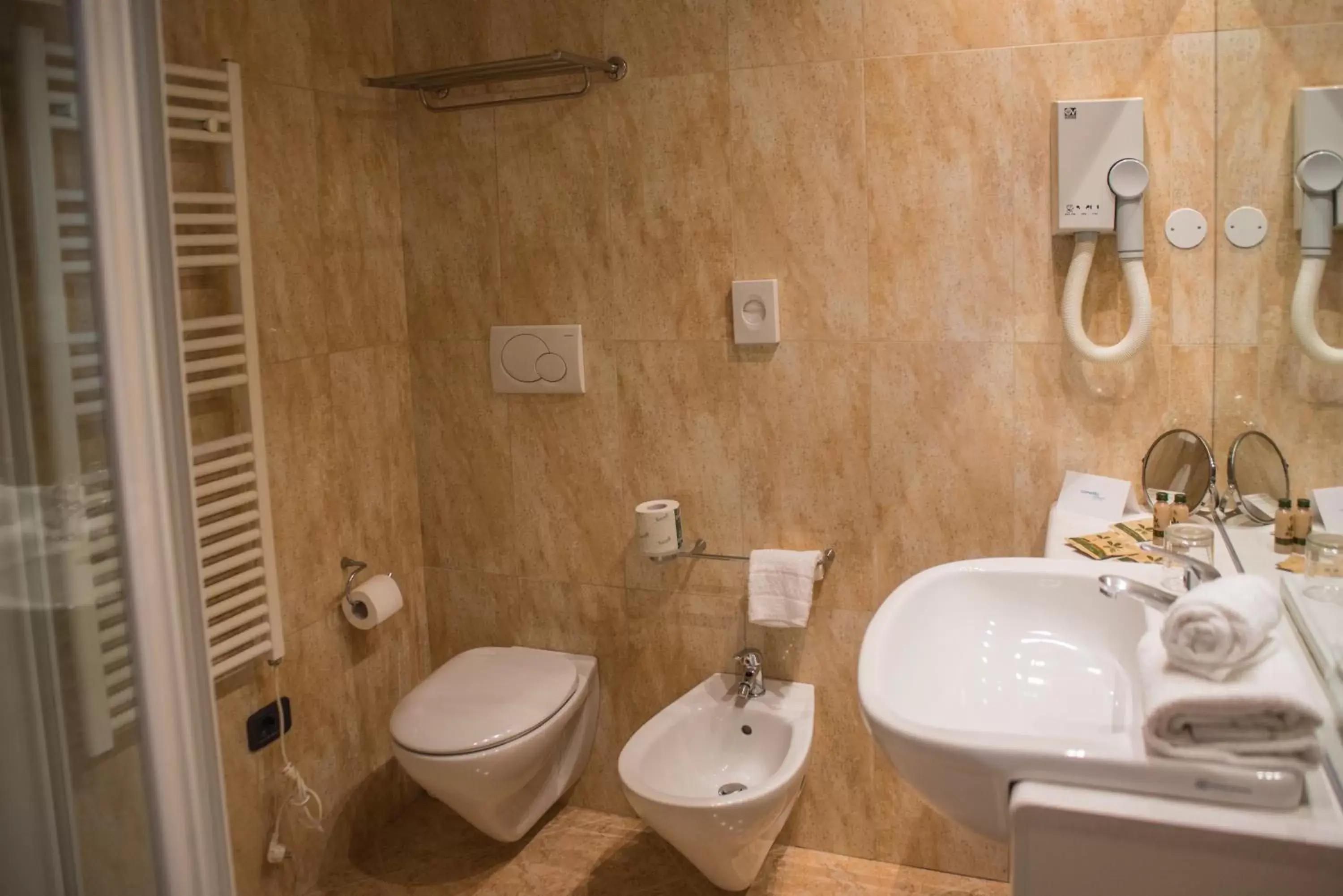 Shower, Bathroom in Corvetto Residence Porto Di Mare