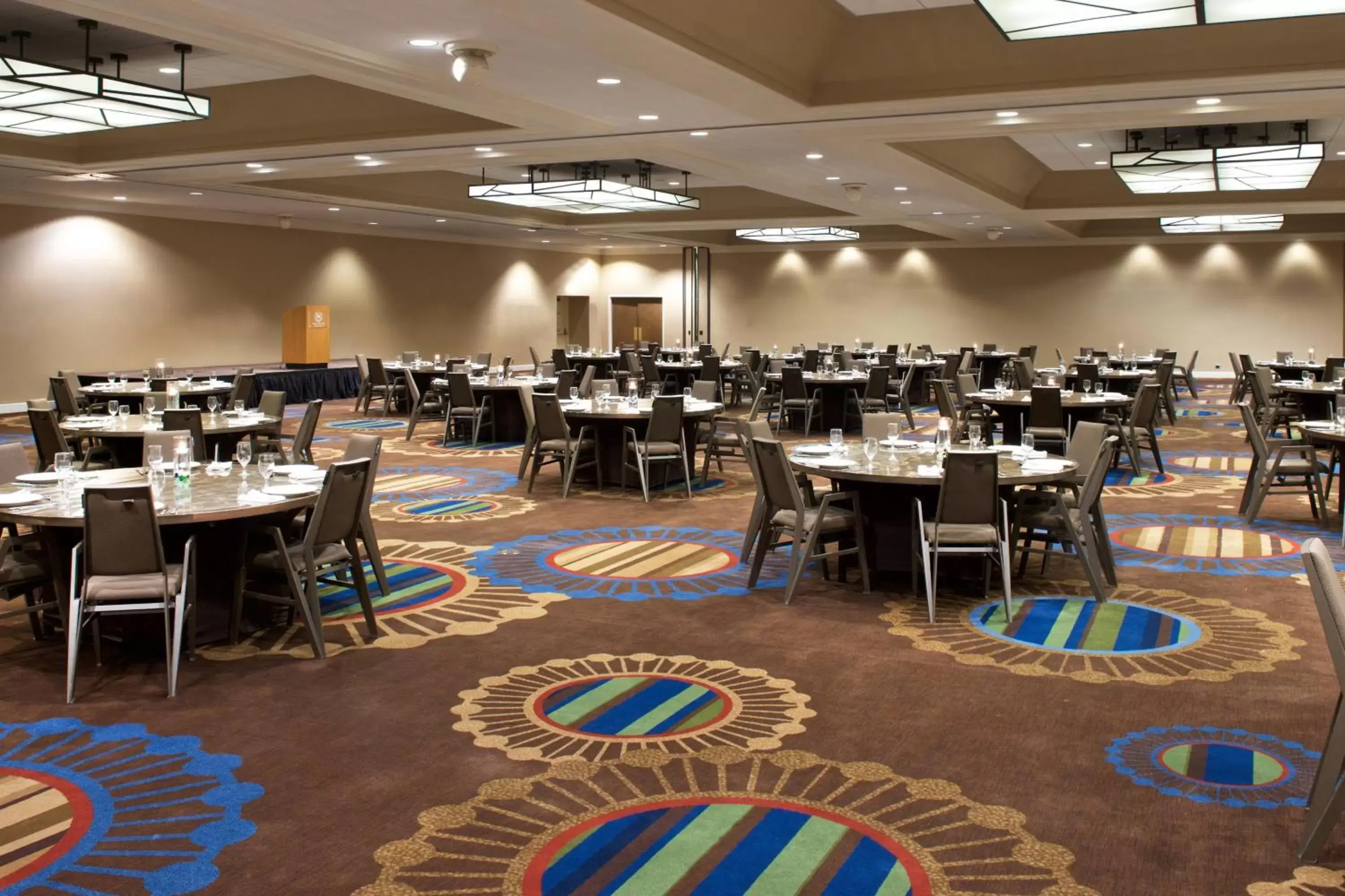 Meeting/conference room, Restaurant/Places to Eat in Sheraton Anchorage Hotel