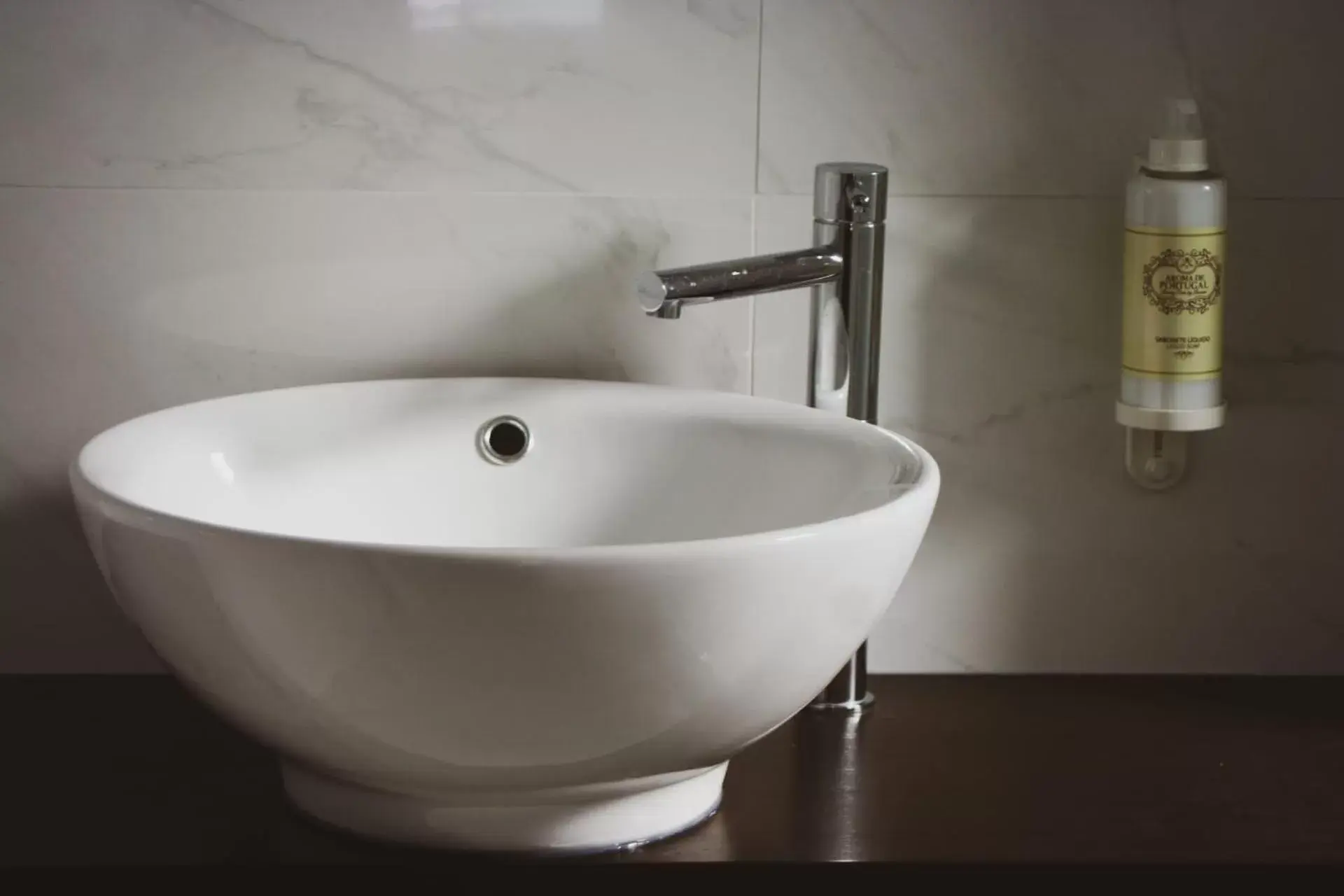 Deluxe Twin Room in Cascais City & Beach Hotel Deluxe Twin Room in Cascais City & Beach Hotel