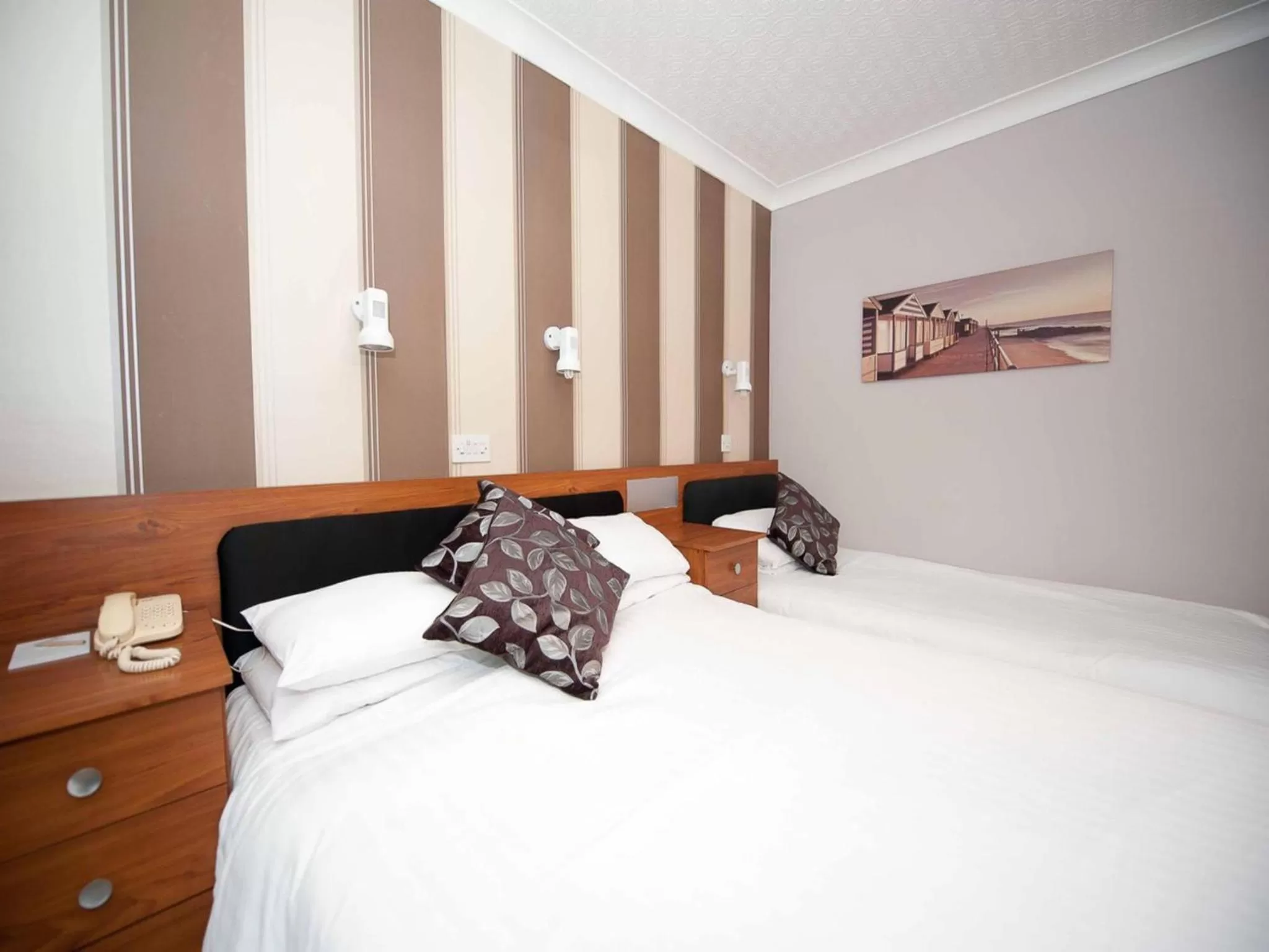 Bed in Suncliff Hotel - OCEANA COLLECTION