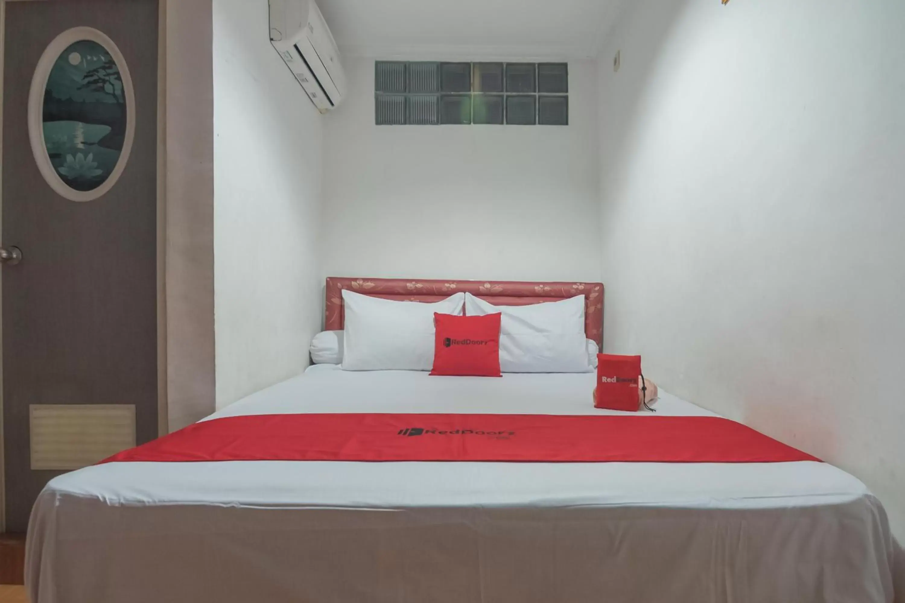 Bedroom, Bed in RedDoorz Syariah near Margahayu Raya Bedroom, Bed in RedDoorz Syariah near Margahayu Raya