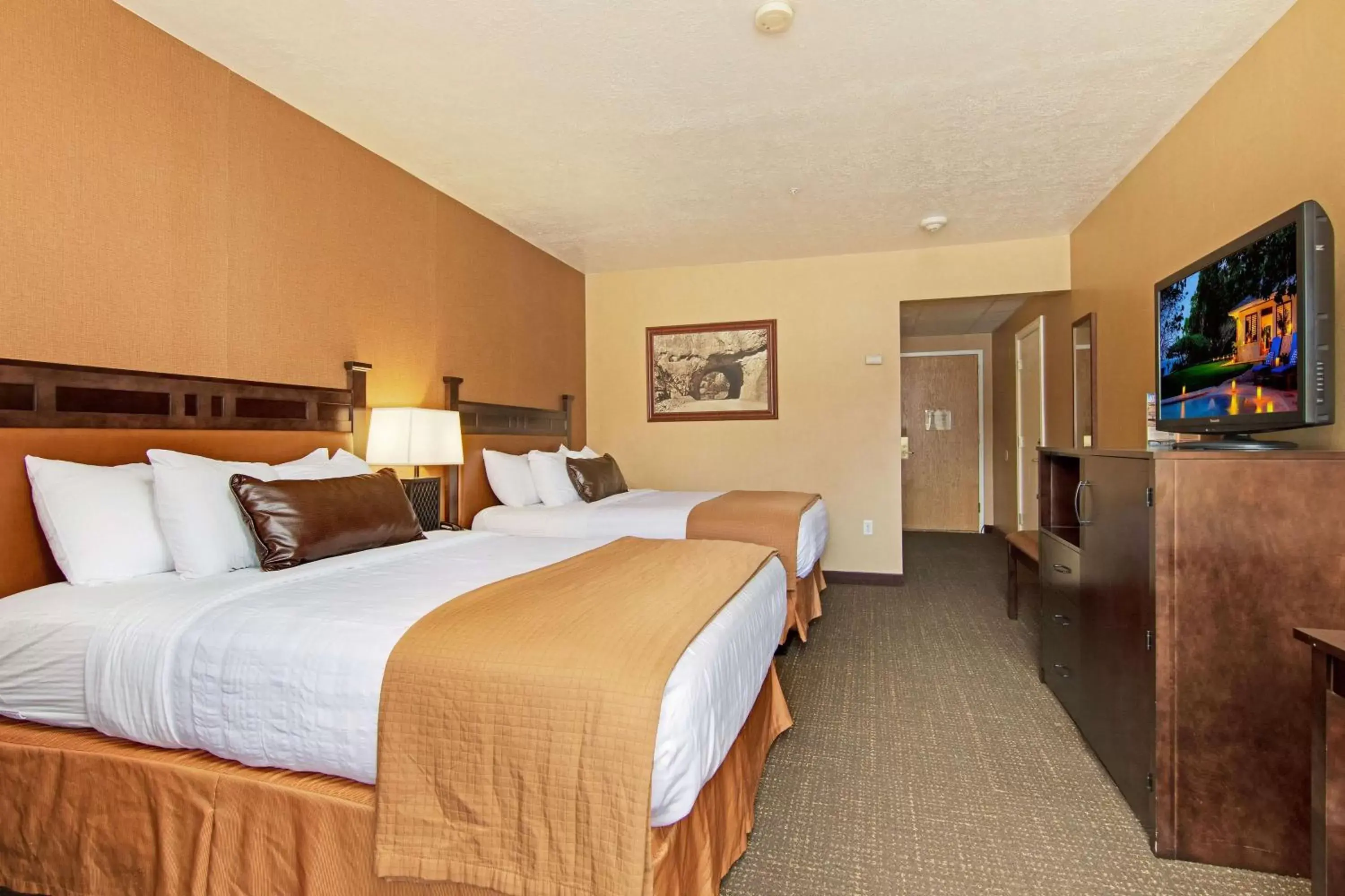 Photo of the whole room, Bed in Best Western PLUS Ruby's Inn