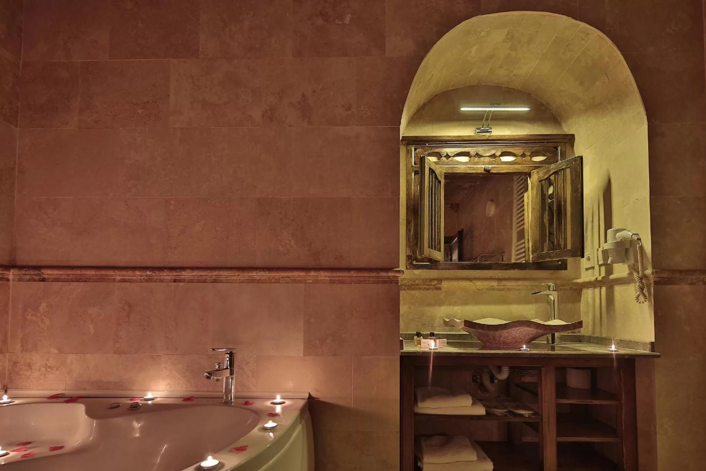 Other in Shoestring Cave House