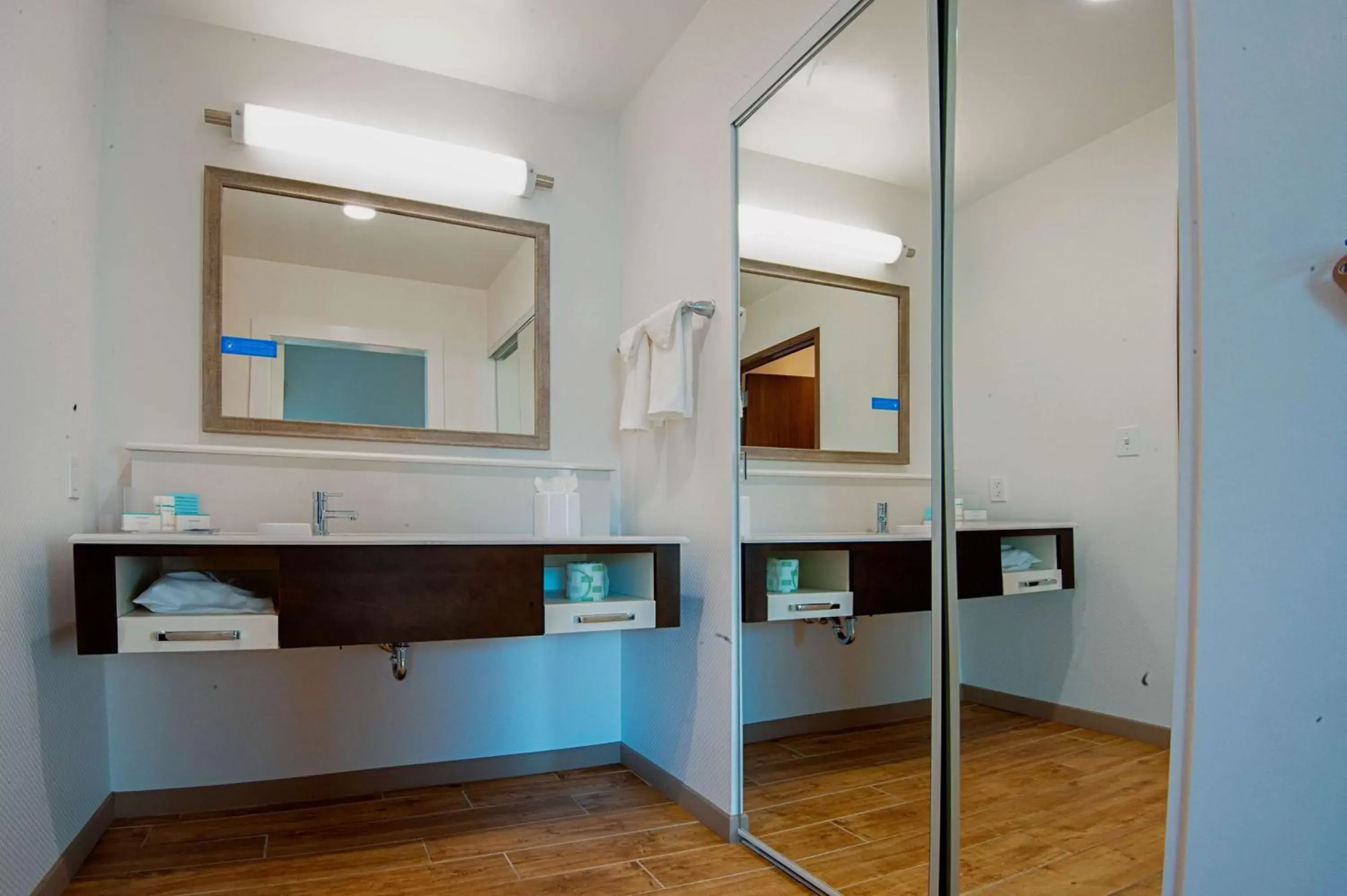 Bathroom in Hampton Inn & Suites Mary Esther-Fort Walton Beach, Fl