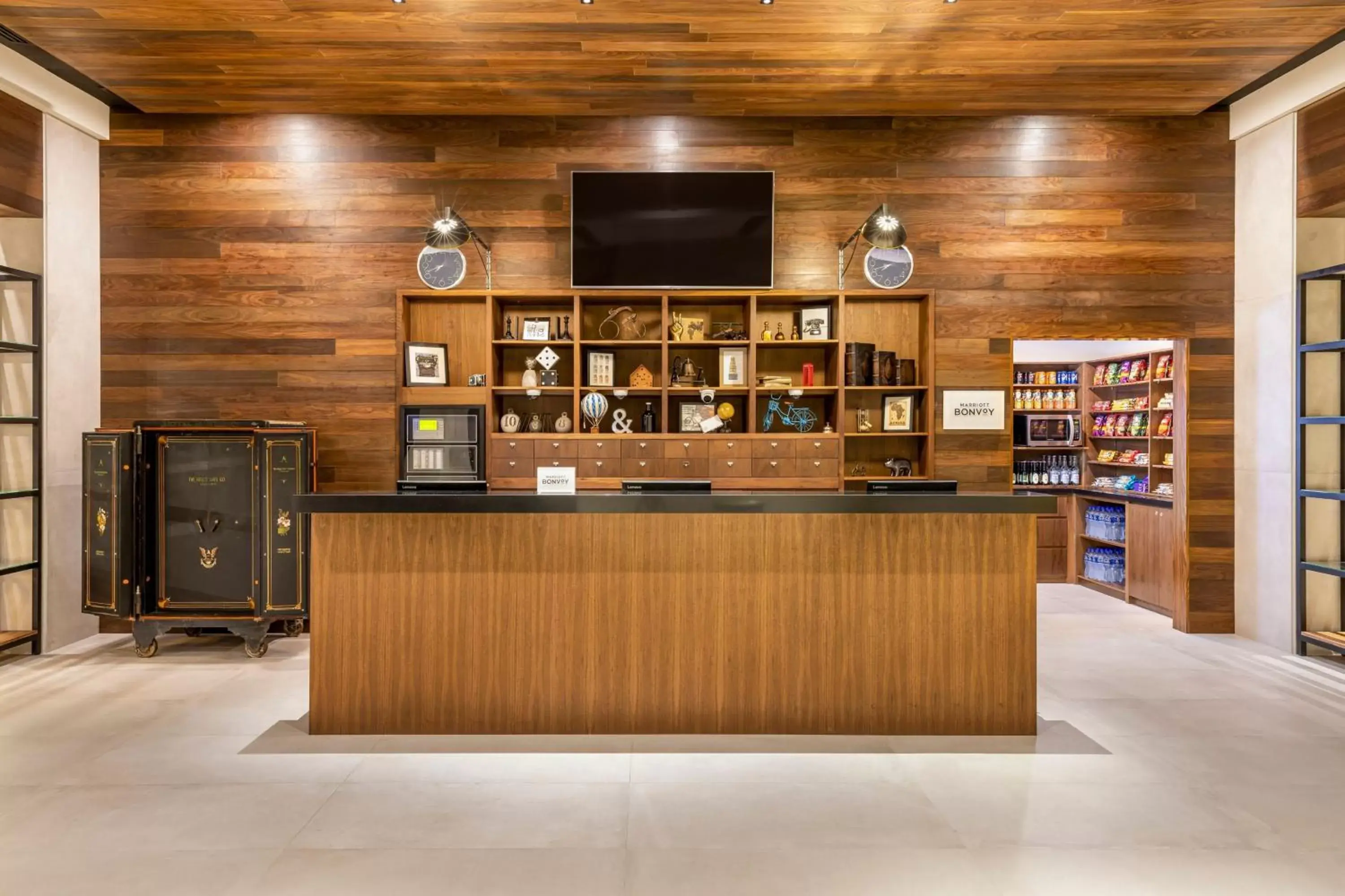 Lobby or reception, TV/Entertainment Center in Four Points by Sheraton Monterrey Airport