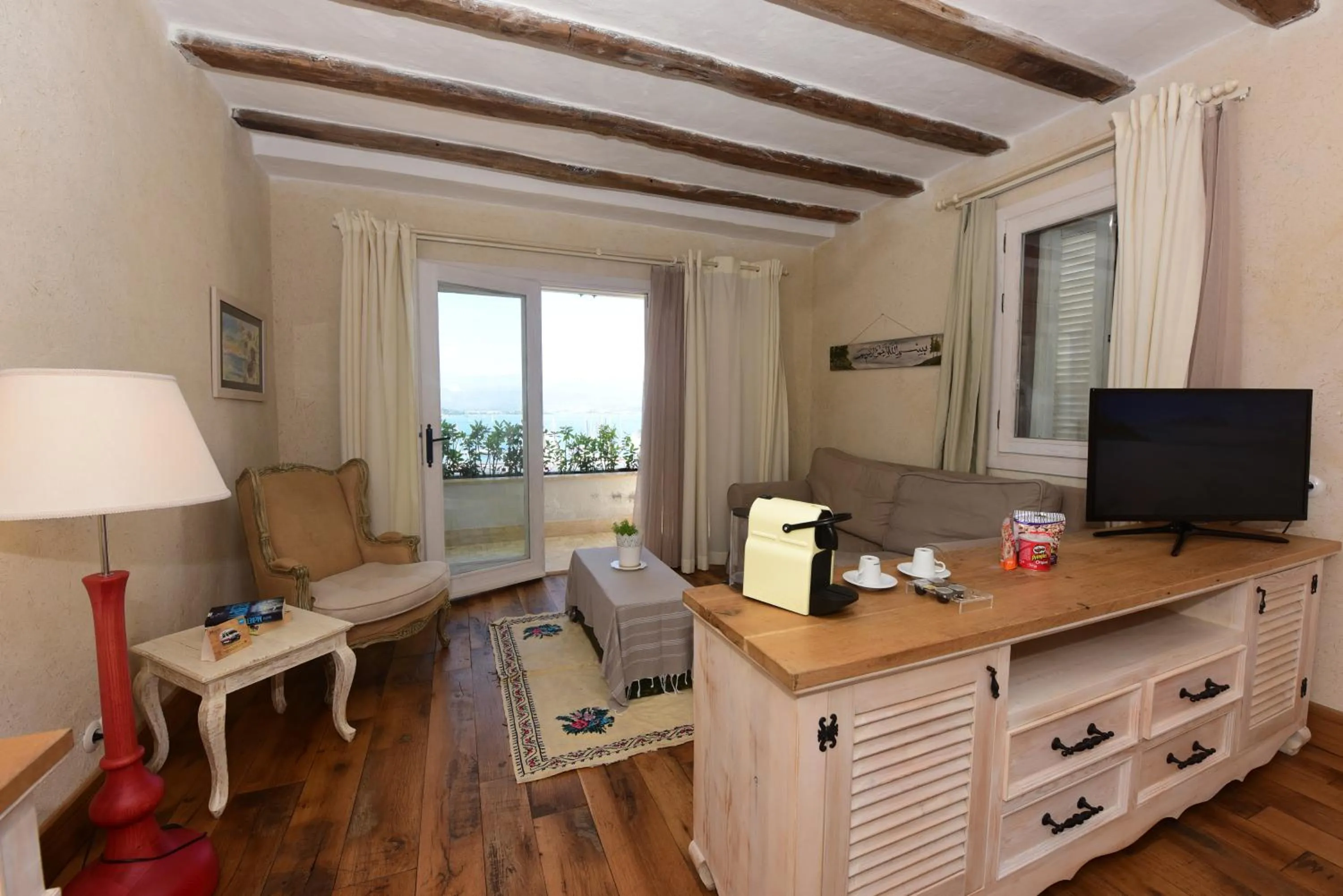 Queen Suite Sea View with Jacuzzi in Hotel Unique-Boutique Class - Adults Only