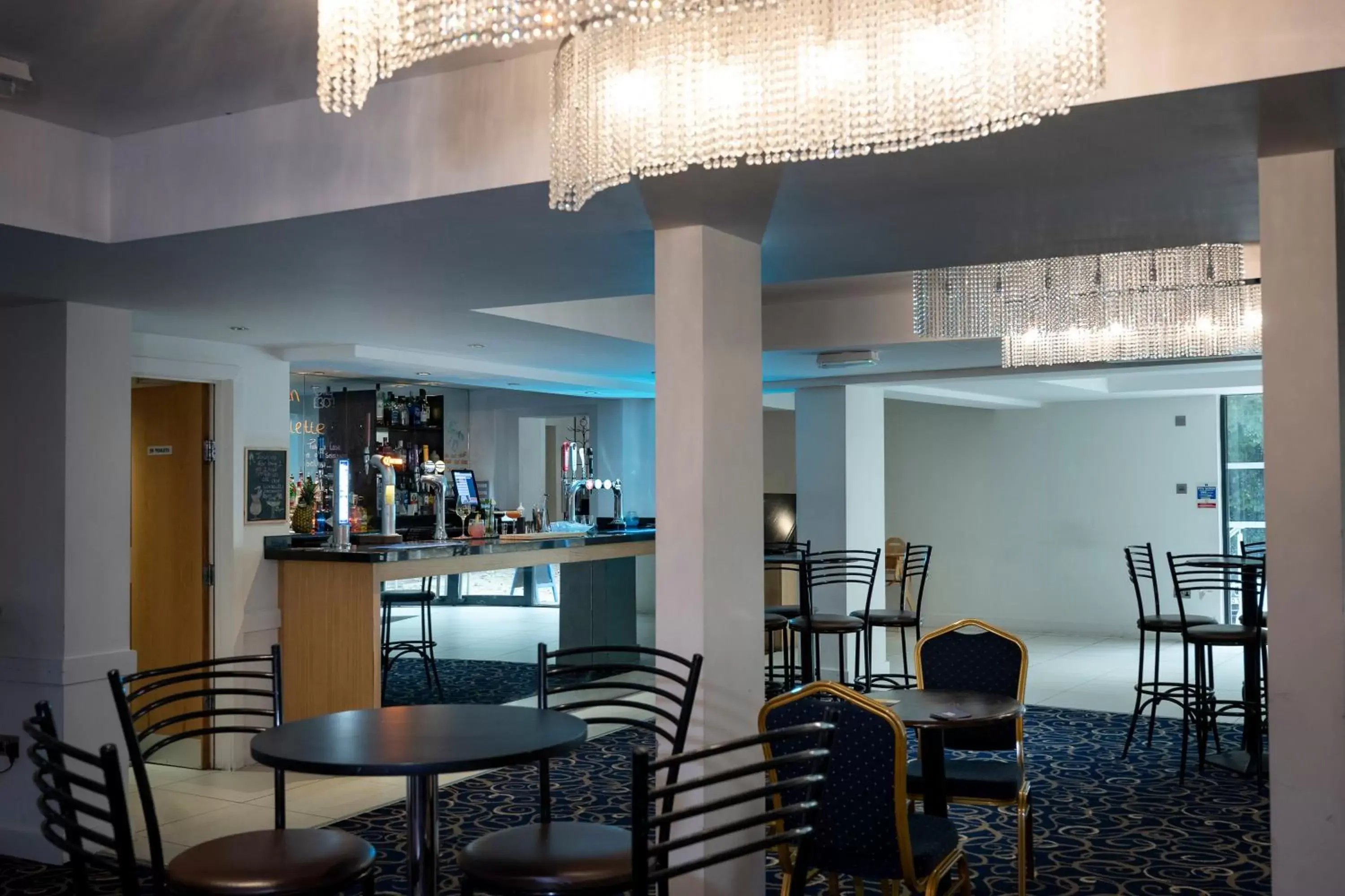 Lounge or bar, Lounge/Bar in The R Inn Hotel
