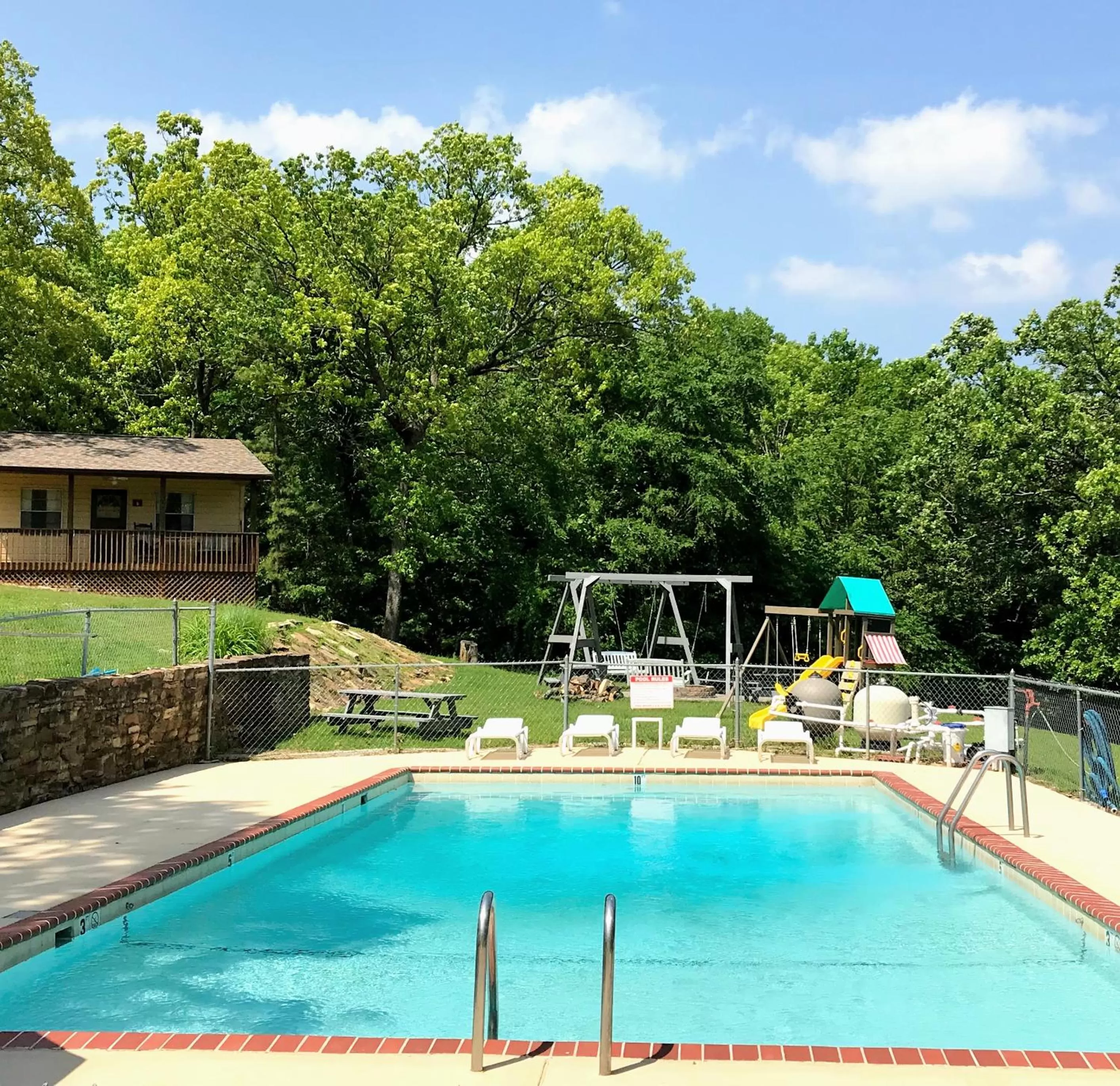 Swimming pool in Mill Creek Resort on Table Rock Lake